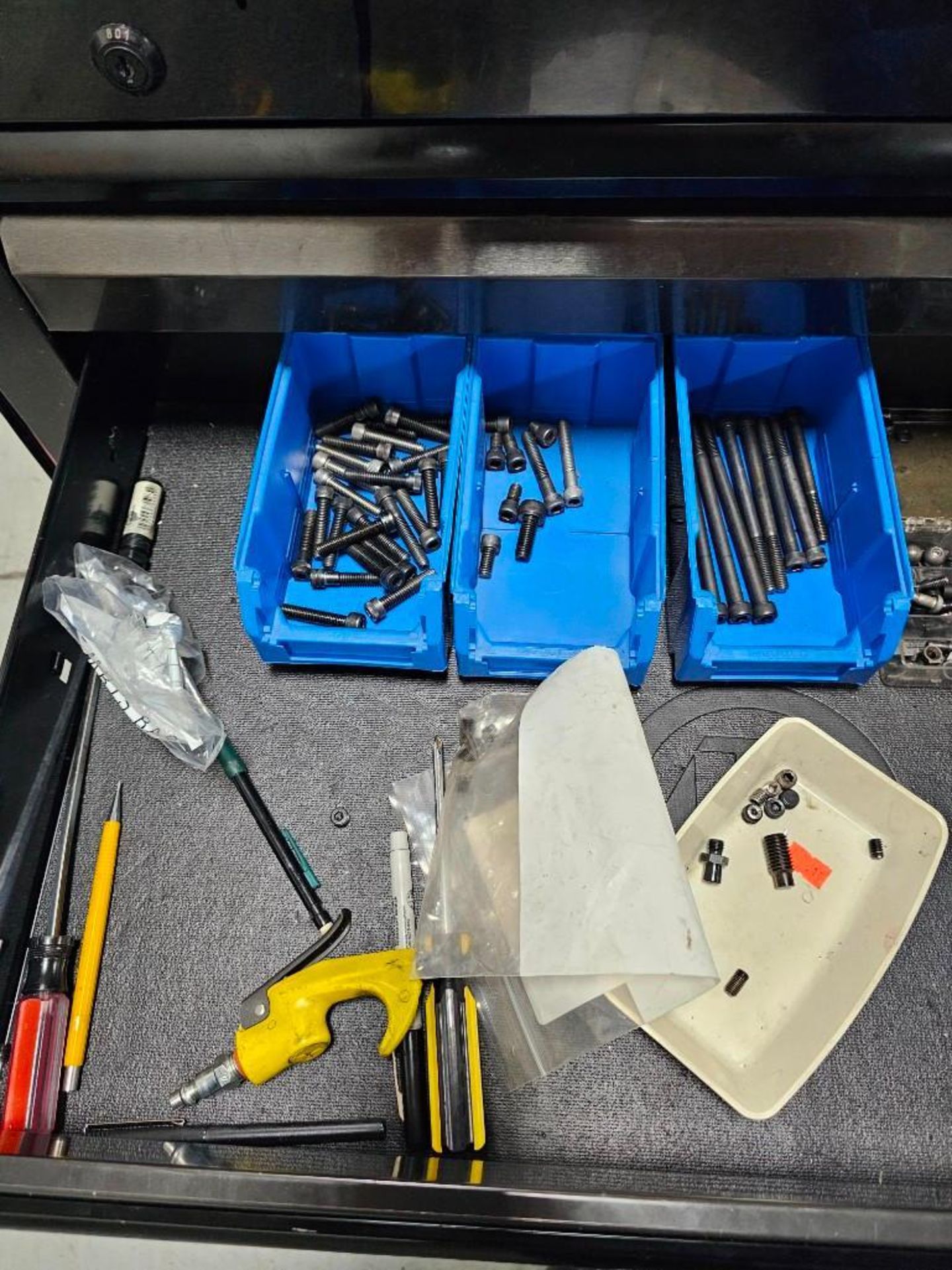 KOBALT TOOL CHEST WITH CONTENTS - Image 12 of 17