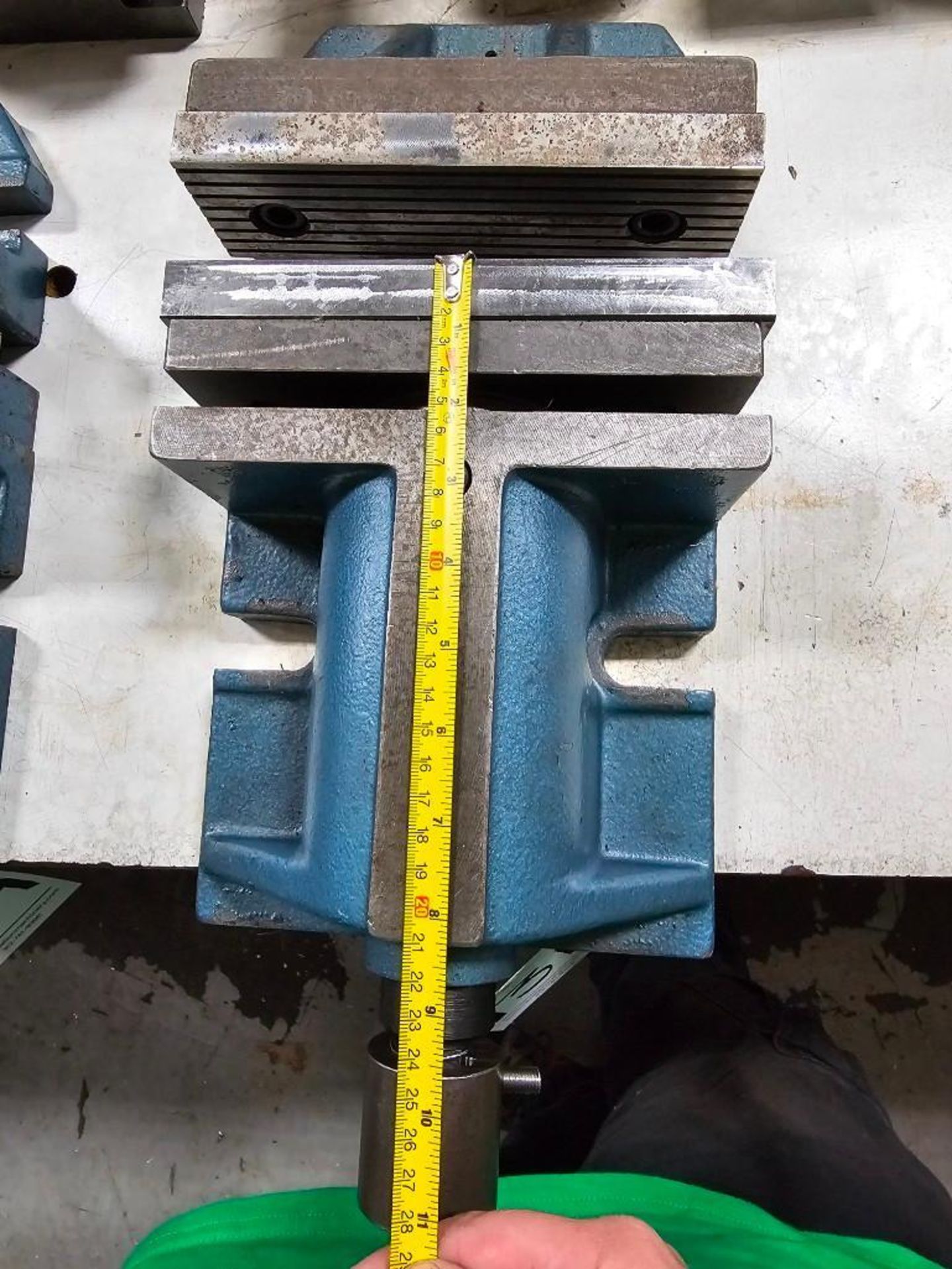 8" MACHINE VISE - Image 5 of 6