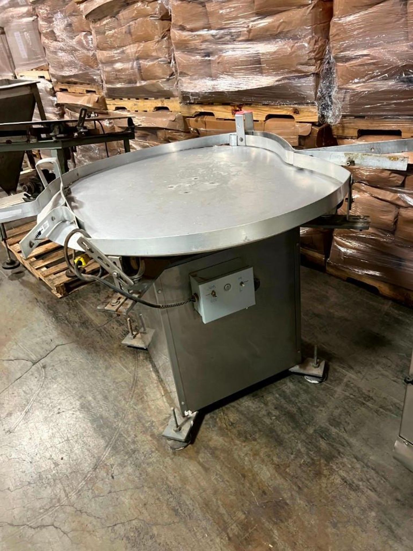 DIAMETER 34″ ROTARY ACCUMULATION TABLE W/ GUARDING - Image 3 of 5