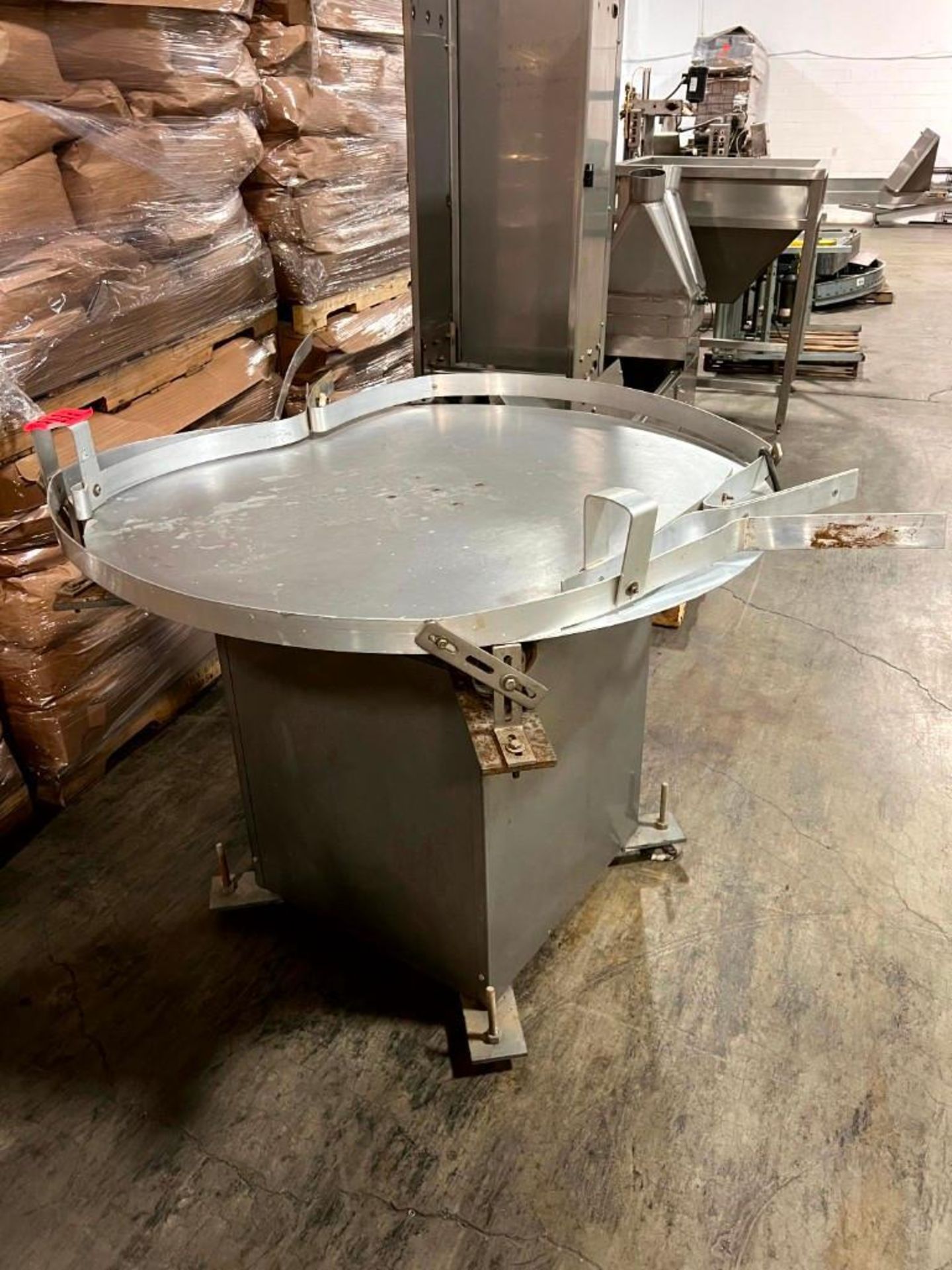 DIAMETER 34″ ROTARY ACCUMULATION TABLE W/ GUARDING - Image 5 of 5