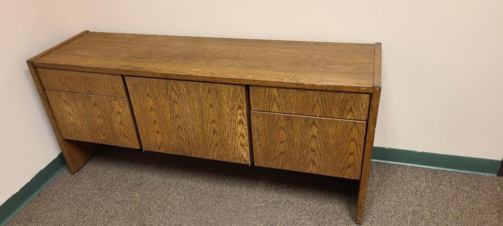 WOOD CORNER DESK 6'X5'X30", OFFICE TABLE WITH HANGING FILE DRAWERS, SOYO MONITOR - Image 2 of 3