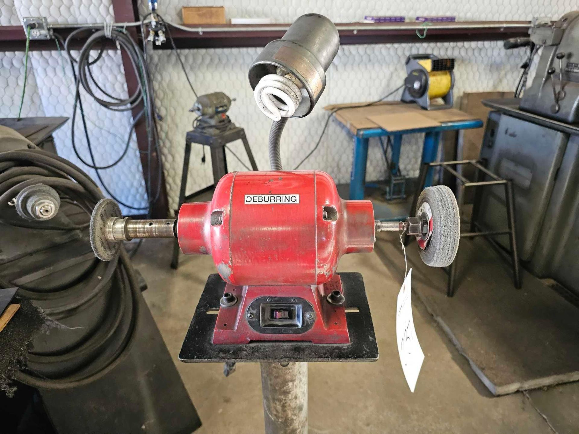 BENCH GRINDER WITH STAND - Image 3 of 8