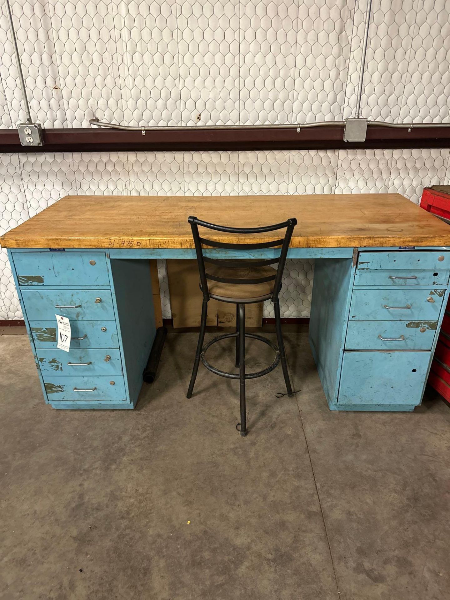 HEAVY DUTY WORK DESK 72”X30”X32”