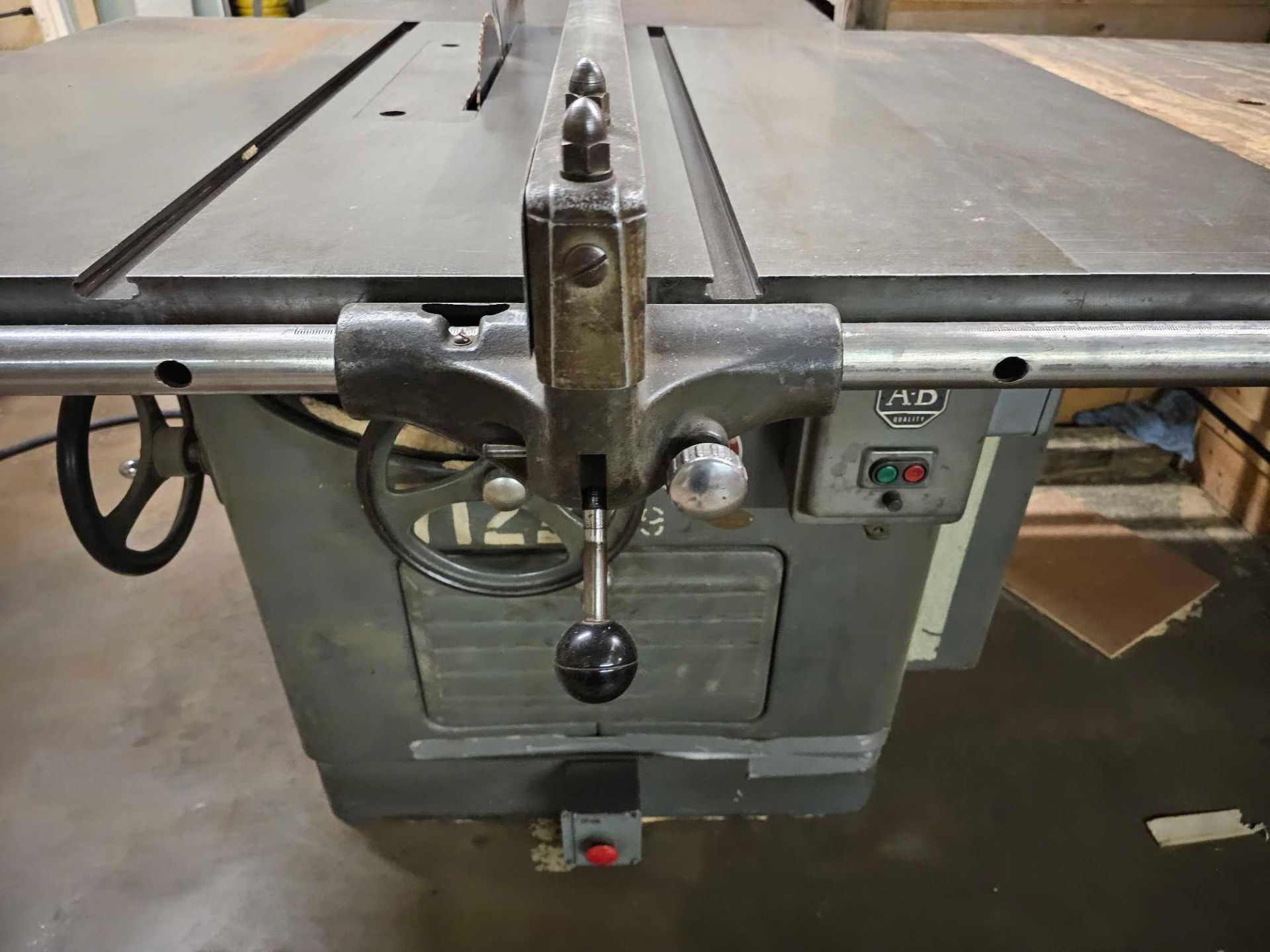 DELTA TABLE SAW 76"X 46"X 42" - Image 6 of 7