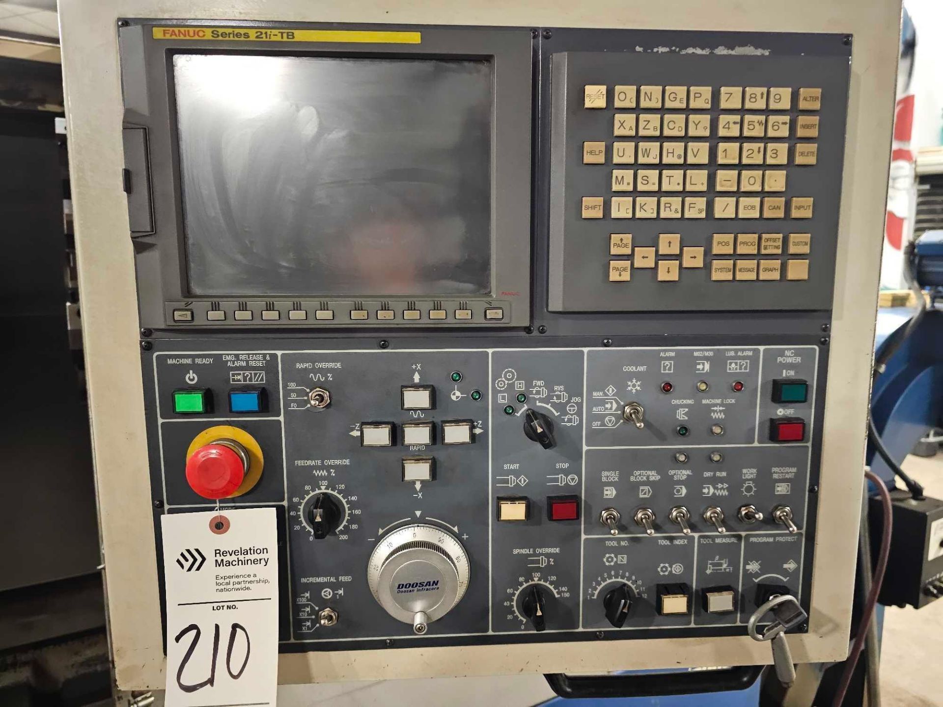 2007 DOOSAN PUMA 400C CNC LATHE - Image 13 of 29