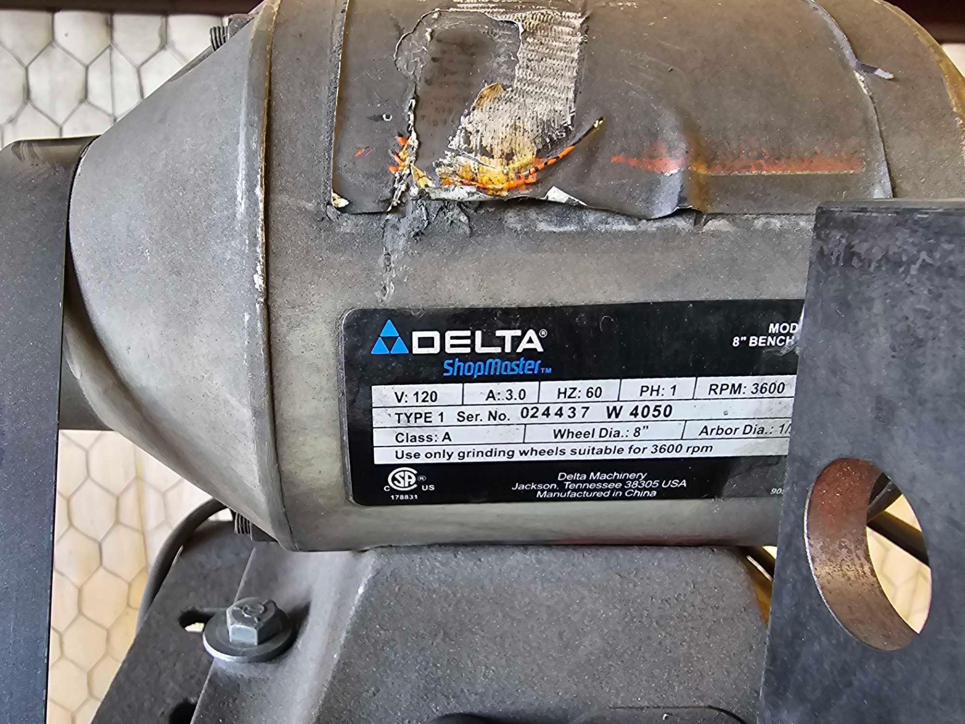 DELTA SHOPMASTER 8" BENCH GRINDER - Image 5 of 6