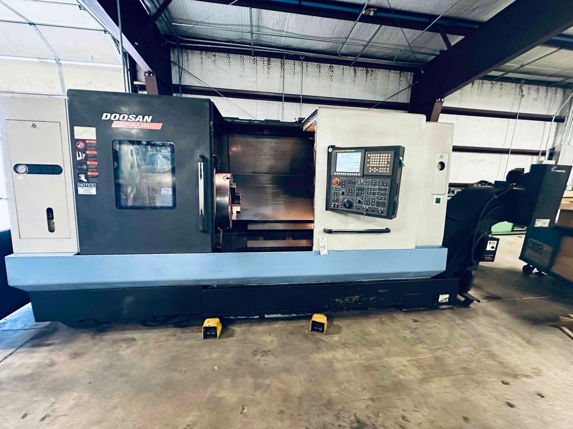 2010 DOOSAN PUMA 480 CNC LATHE TURNING CENTER, NEW SPINDLE - Image 3 of 24