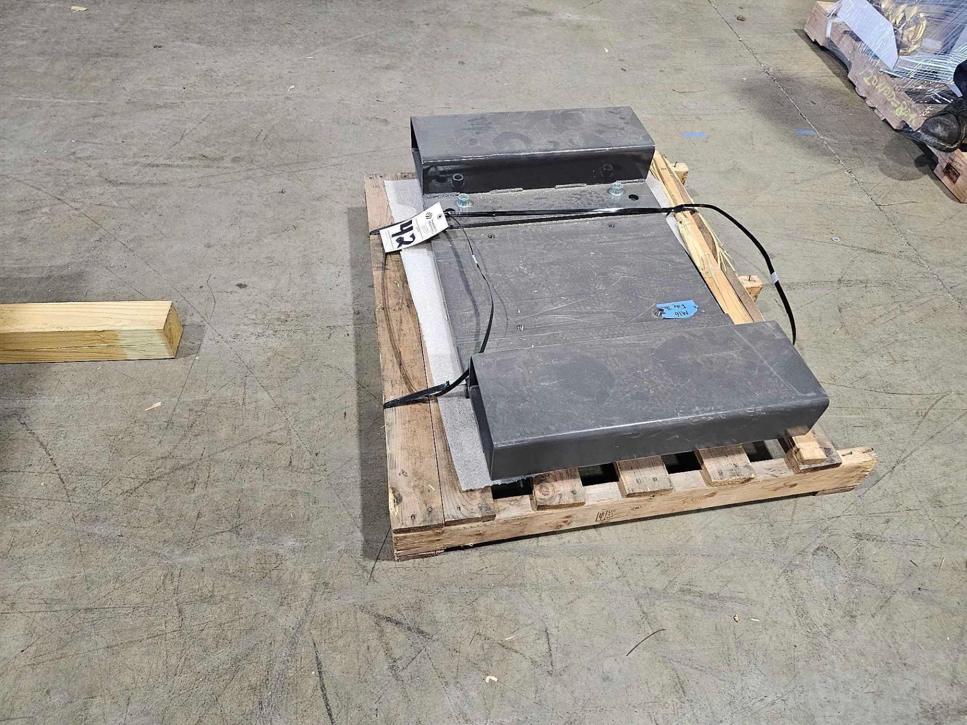 FORK PLATE SOLID PLATE WITH FORKLIFT SLOTS - Image 3 of 4