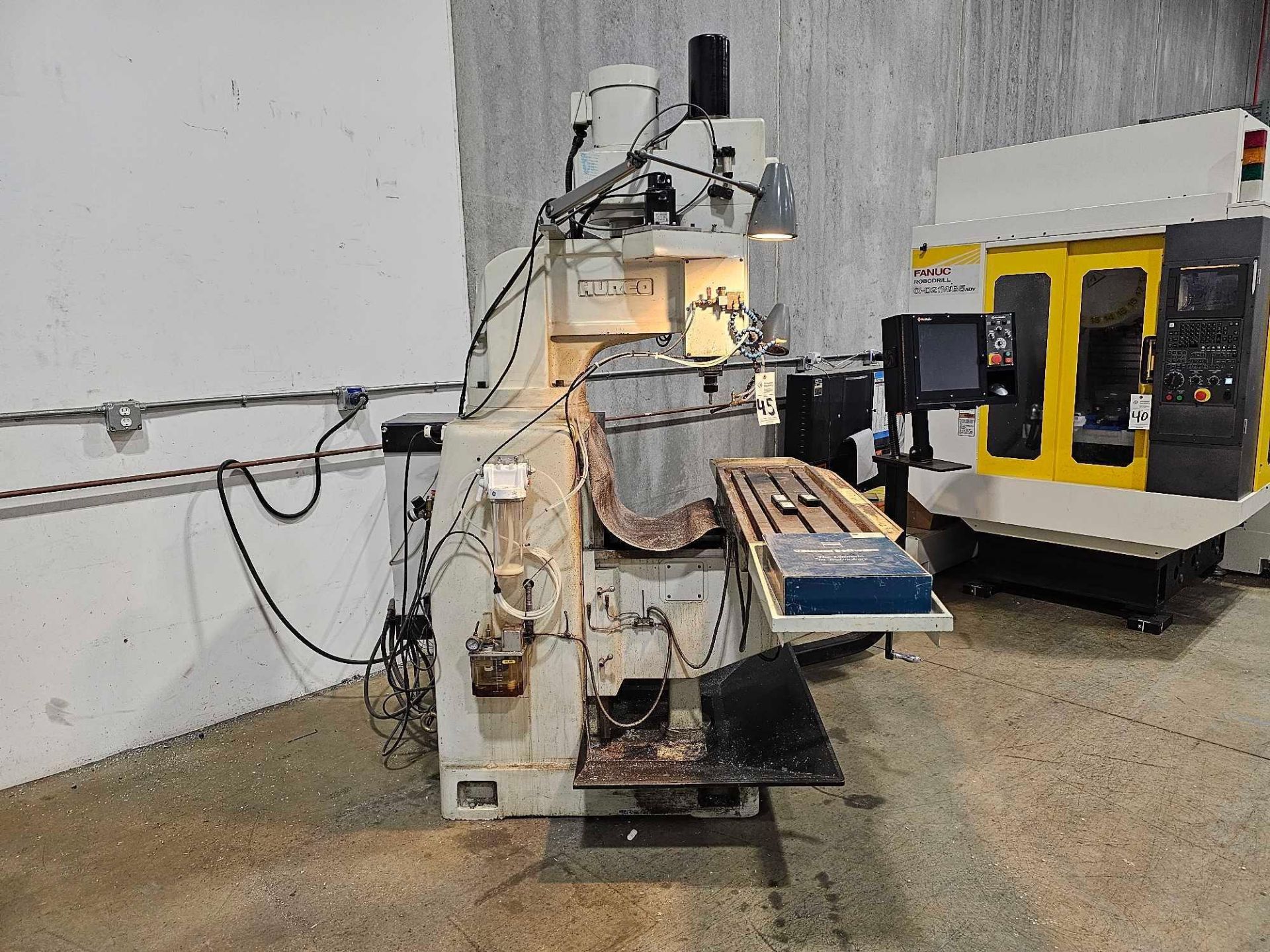 1997 HURCO HAWK 5M 3 AXIS CNC MILL WITH MACHMOTION CONTROL - Image 5 of 13