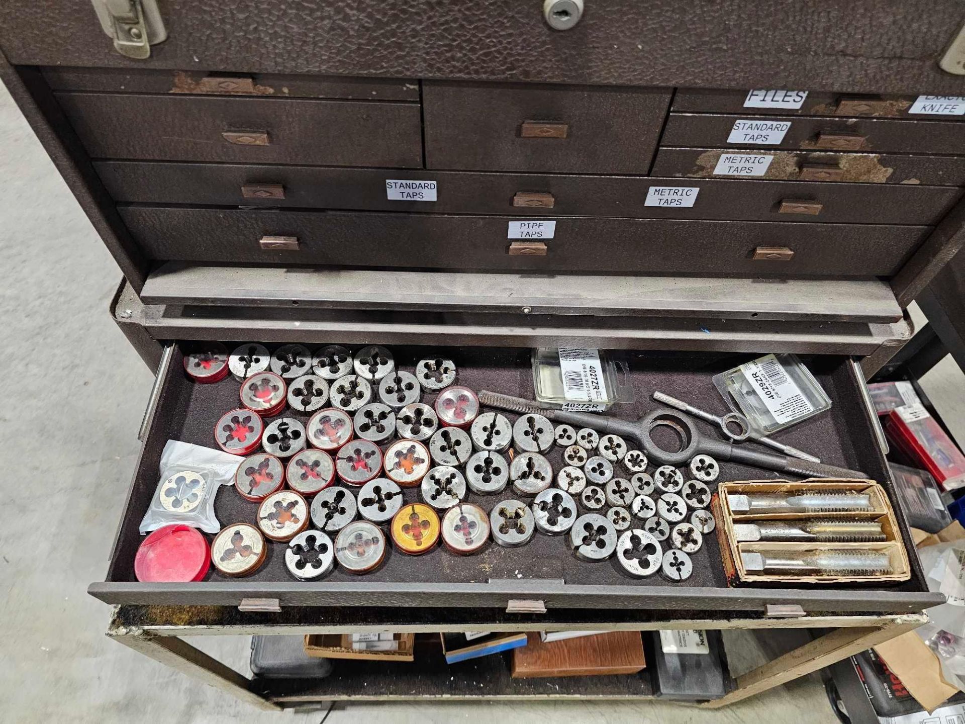 KENNEDY TOOL BOXES LOADED WITH MACHINISTS TOOLS AND MEASURING DEVICES - Image 15 of 45
