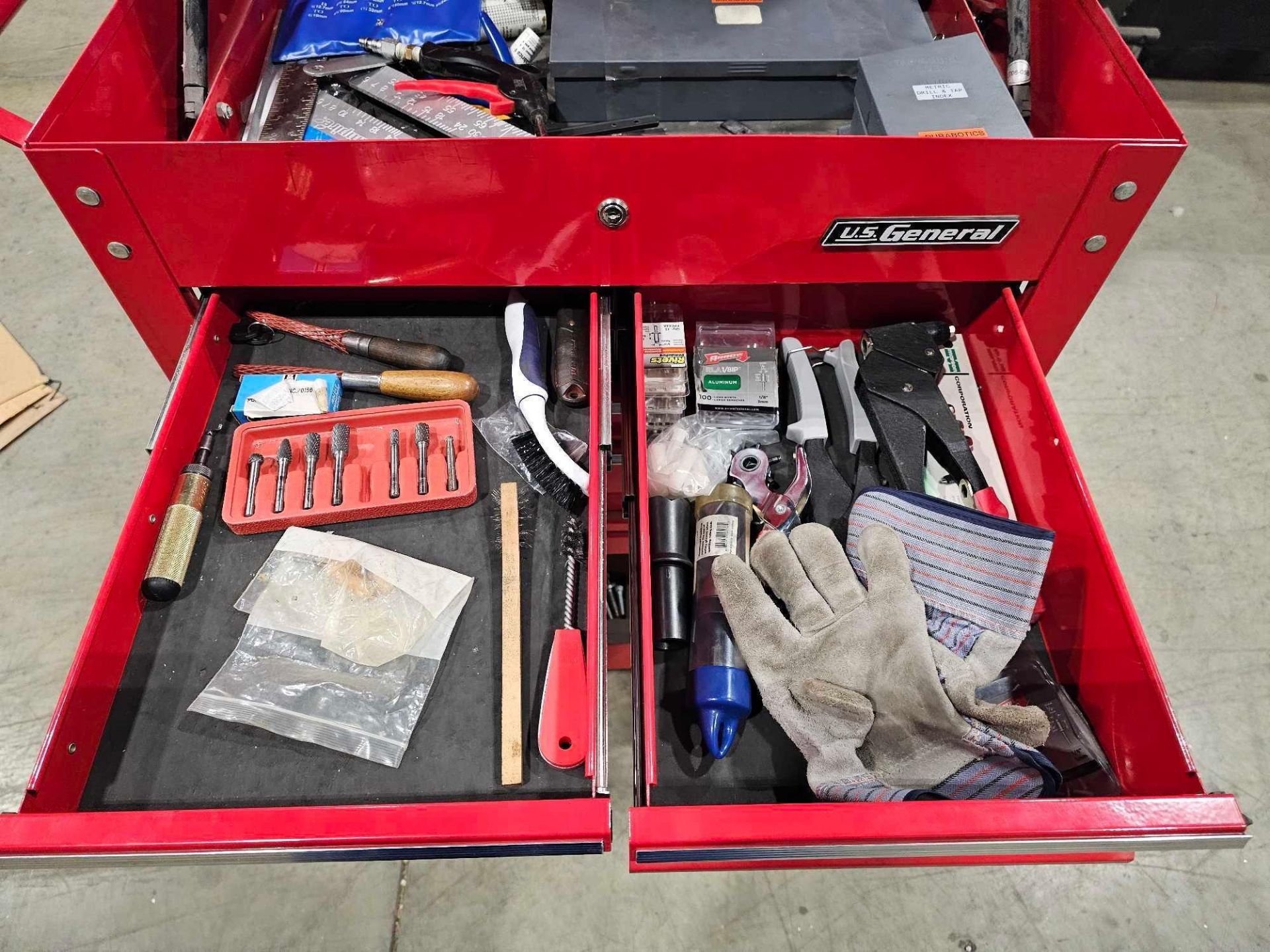 US GENERAL TOOL BOX LOADED WITH TOOLS - Image 6 of 11