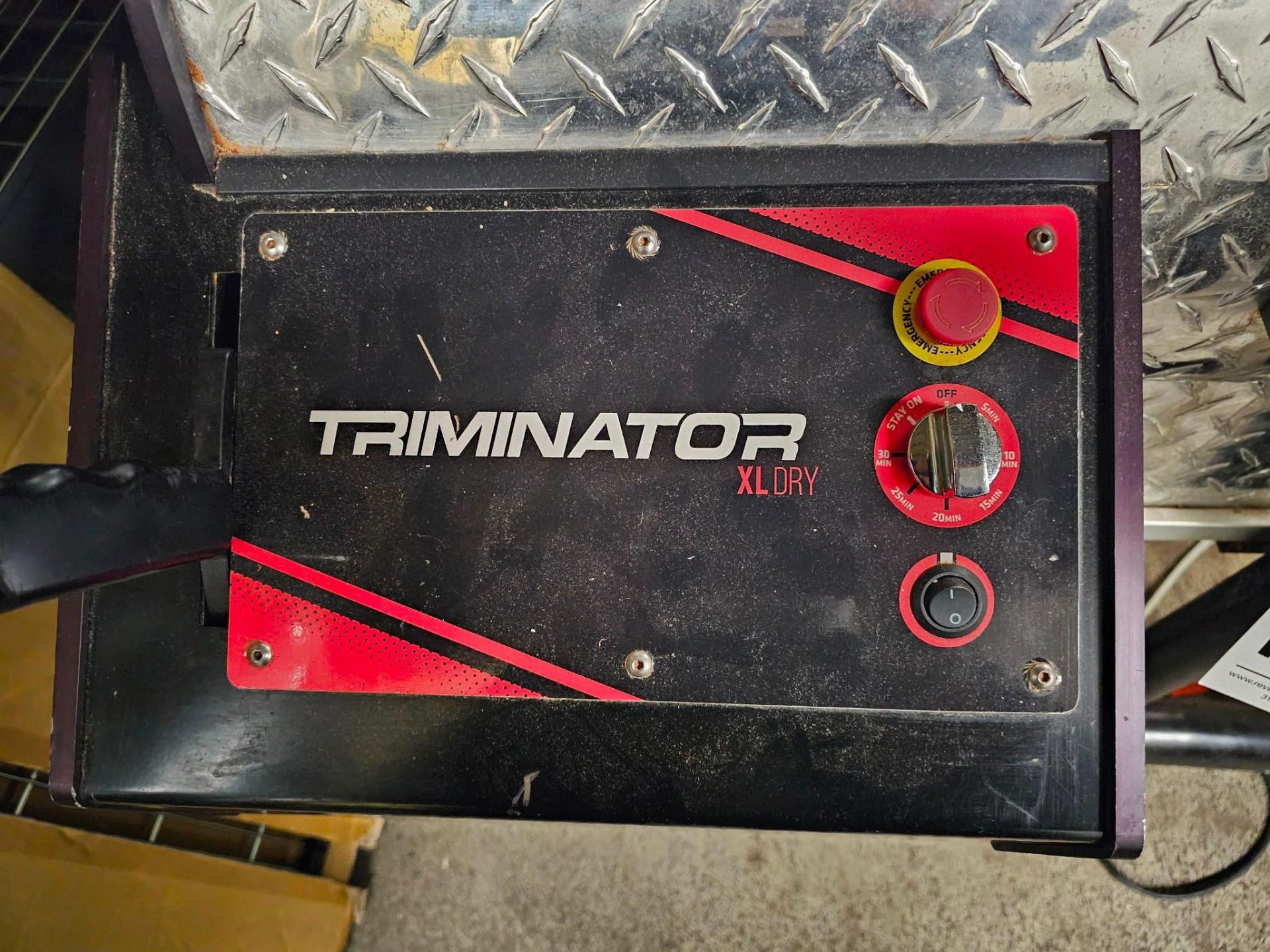 TRIMINATOR XL DRY TRIMMER 60LBS/HR