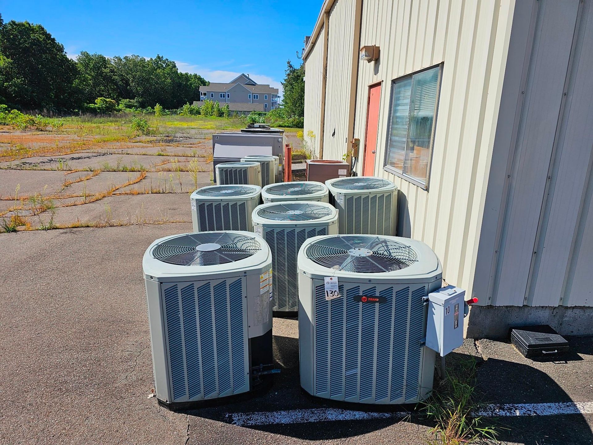 ASSORTED CARRIER, TRANE & INGERSOLL RAND COOLERS/ A/C UNITS - Bild 20 aus 25