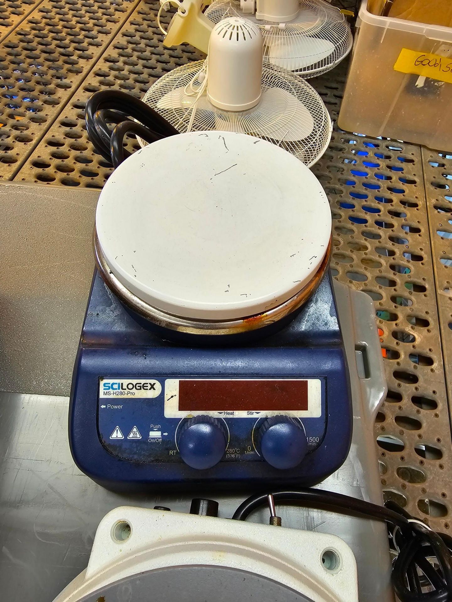 ASSORTED DIGITAL SCALES, MAGNETIC STIRRERS, INDUCTION SEALING MACHINE, FILTER PAPER - Bild 3 aus 19