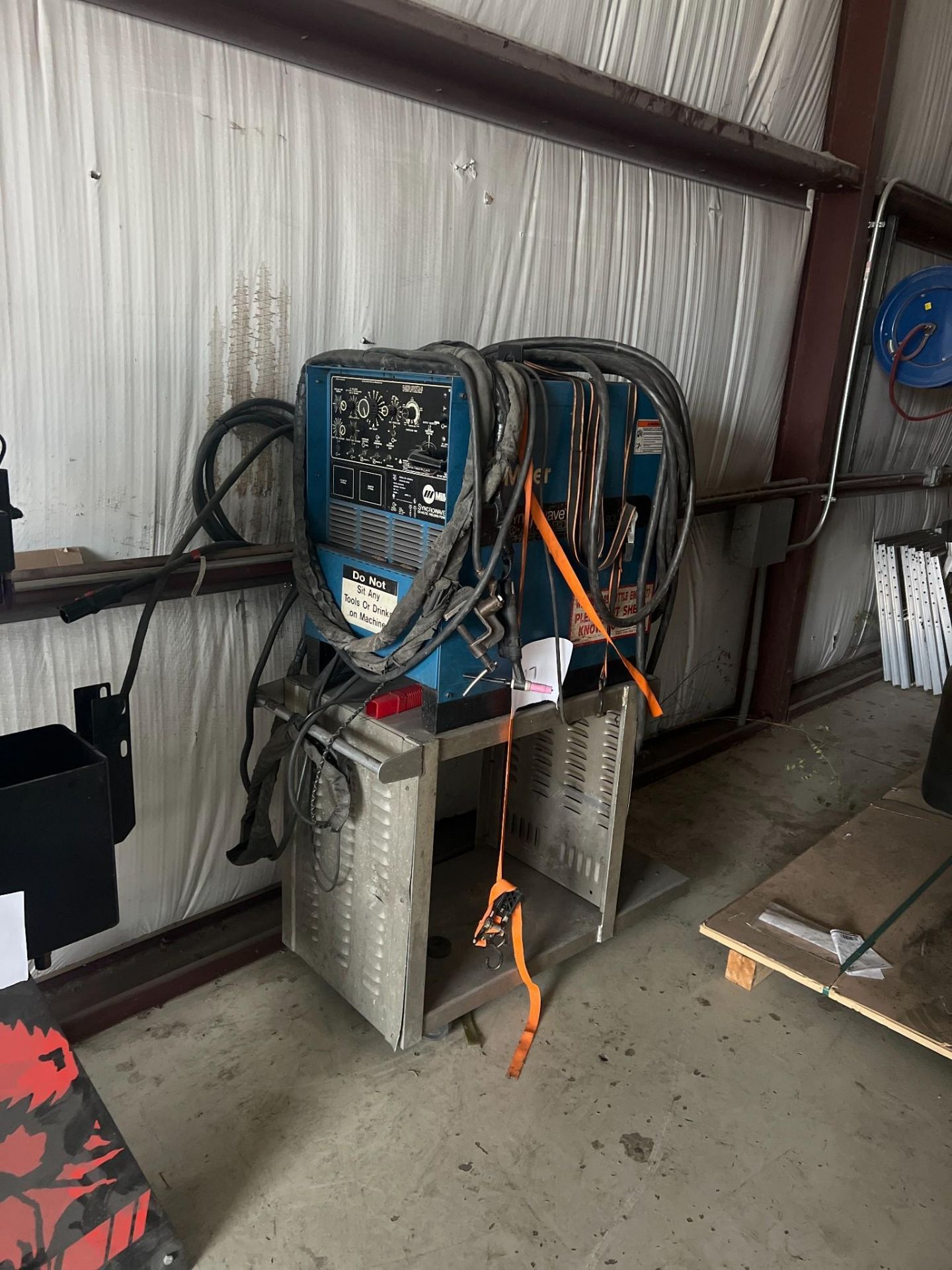 MILLER SYNCROWAVE 250 AC/DC WELDING POWER SOURCE WELDER; FREE LOADING - Image 2 of 5