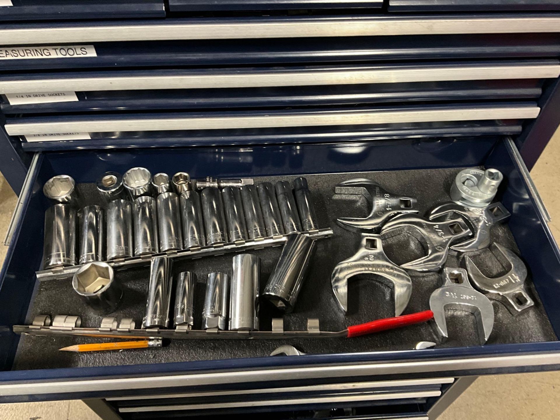 CRAFTSMAN TOOLBOX LOADED WITH TOOLS - Image 10 of 21