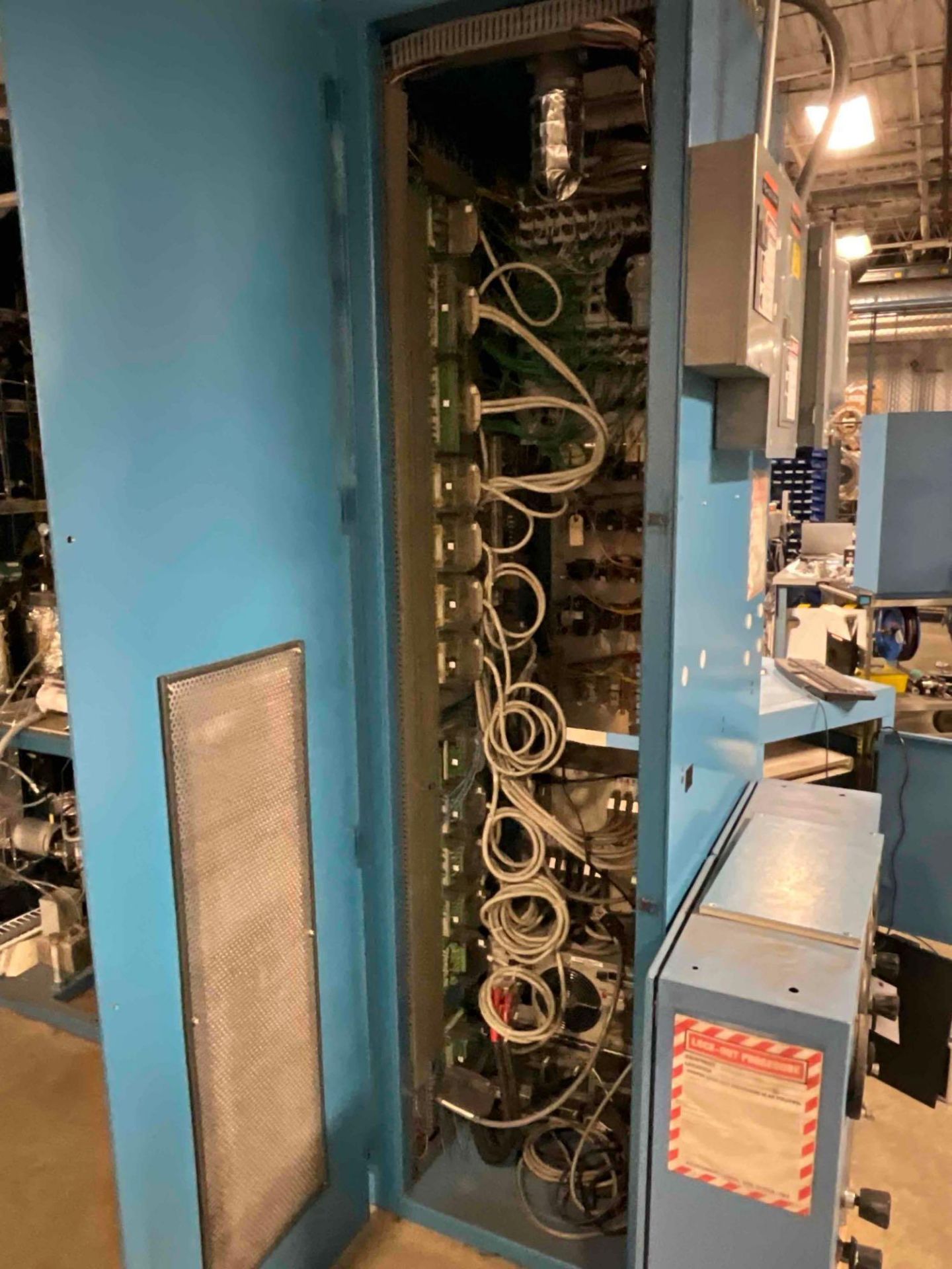 PAIR OF SINGLE CELL TEST STANDS, CAPABLE OF CONTROLLING DIFFERENT TYPE OF GASES - Image 4 of 28