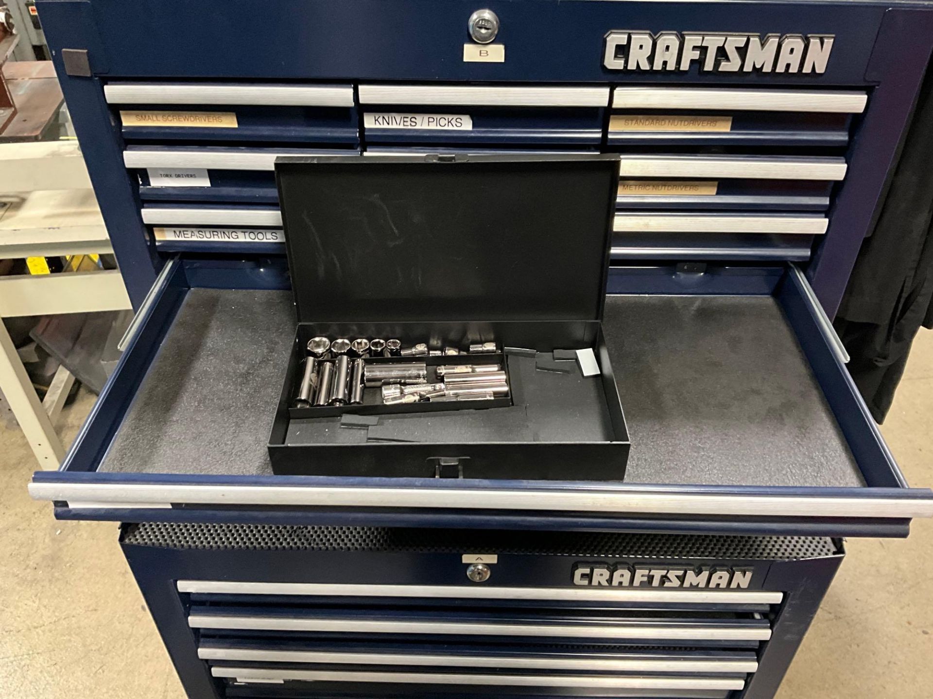 CRAFTSMAN TOOLBOX LOADED WITH TOOLS - Image 8 of 21