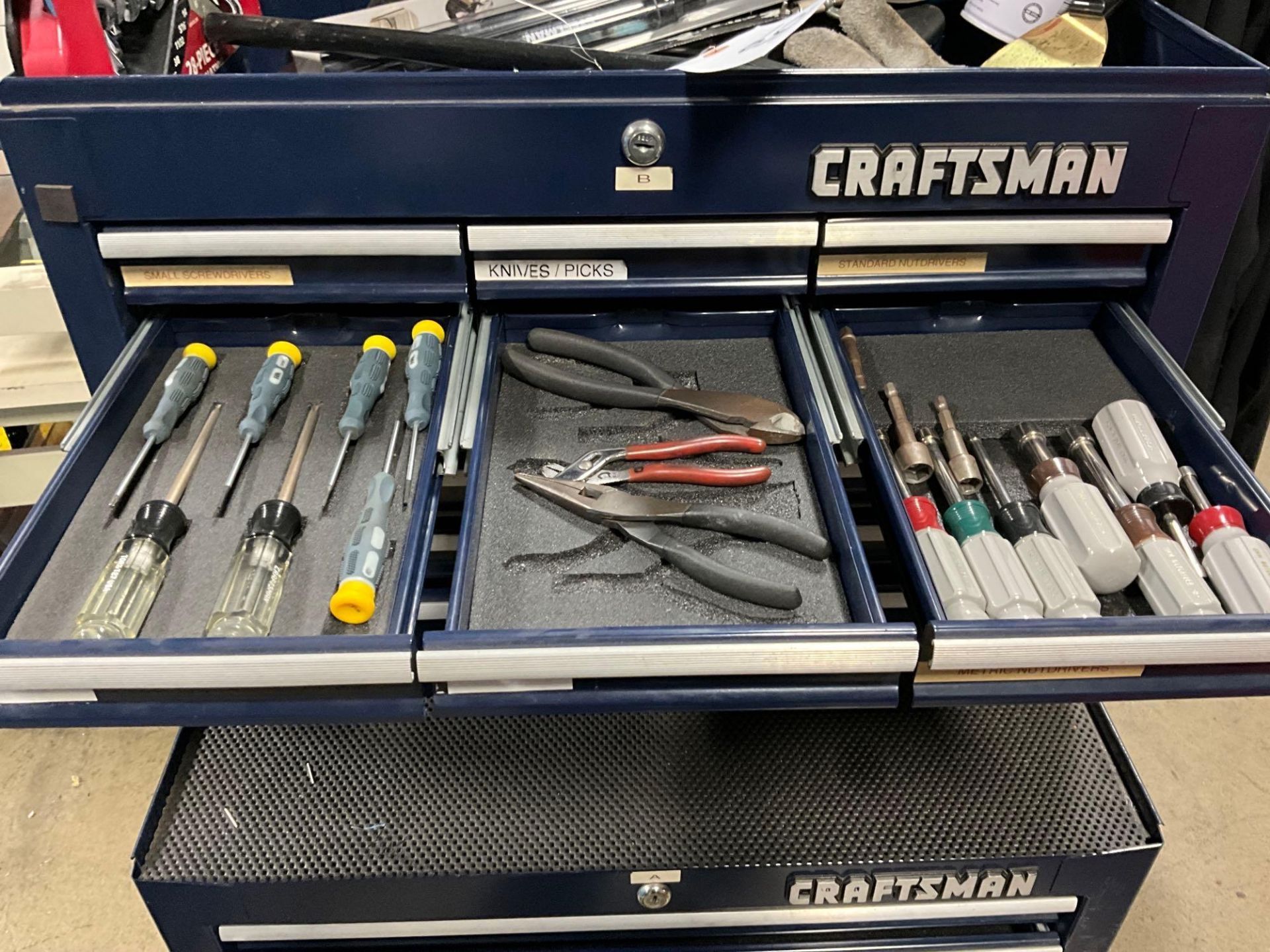 CRAFTSMAN TOOLBOX LOADED WITH TOOLS - Image 6 of 21