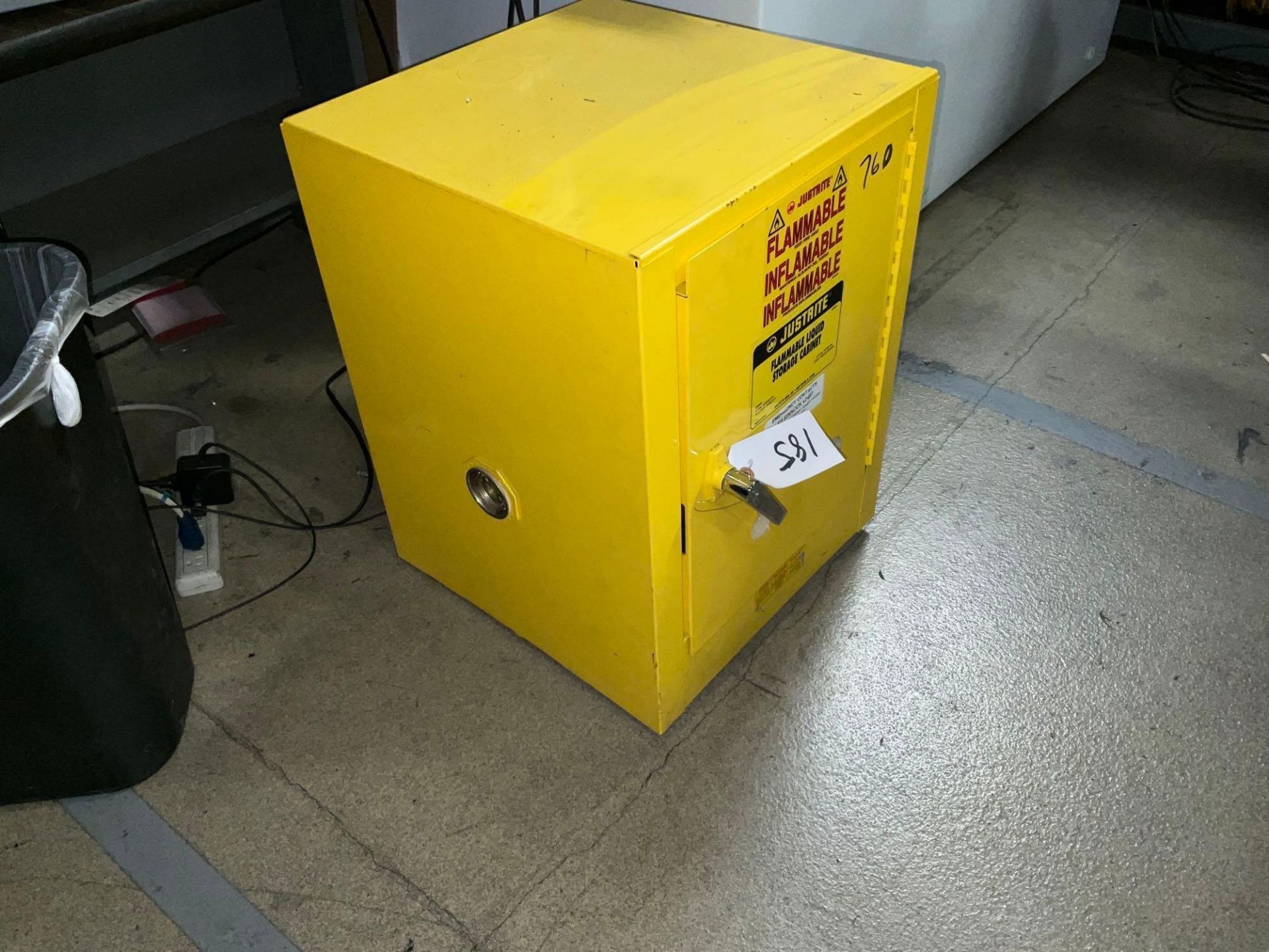 SMALL FLAMEPROOF CABINET (NO CONTENTS) - Image 2 of 5