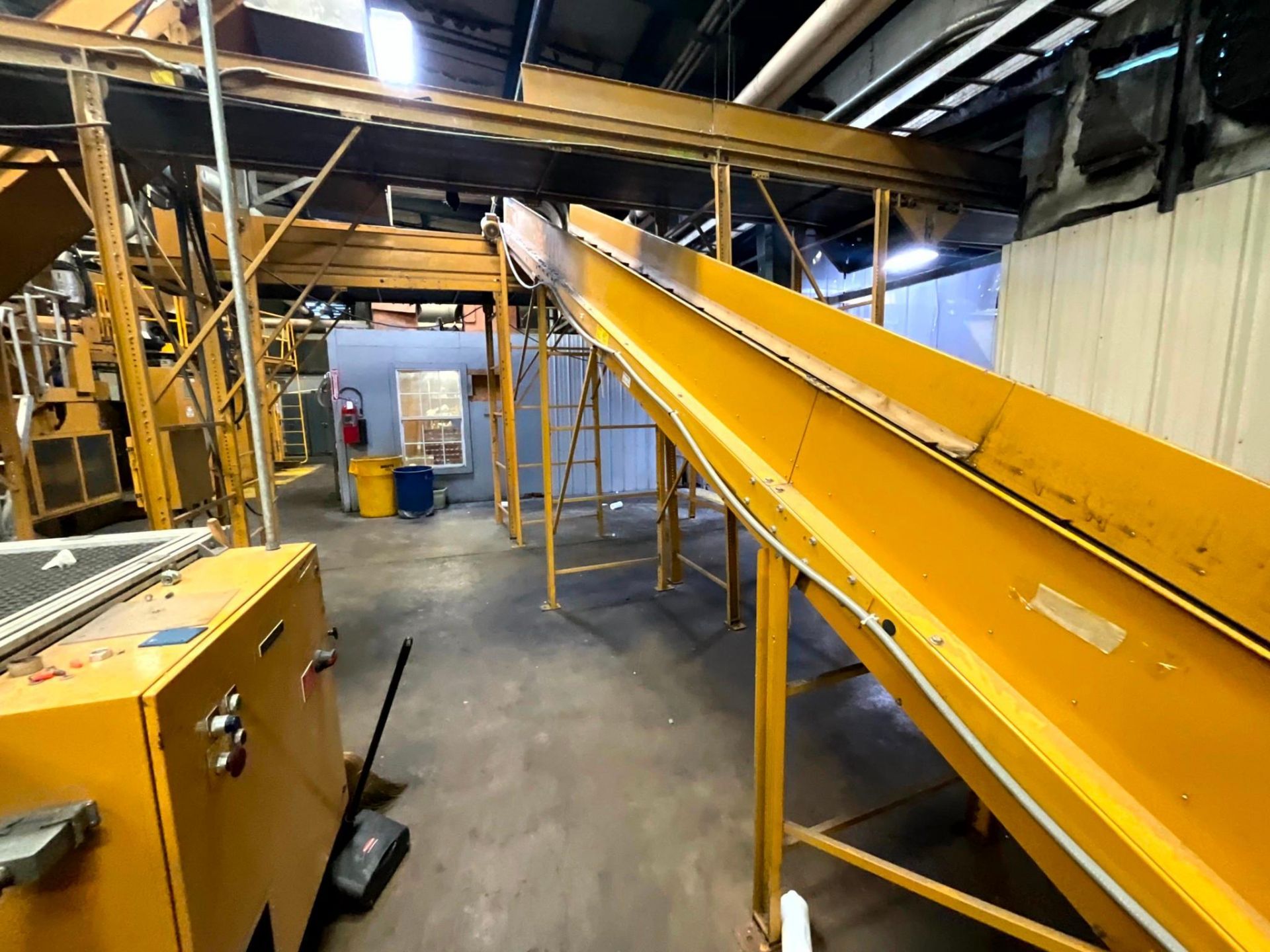 EMI CONVEYOR