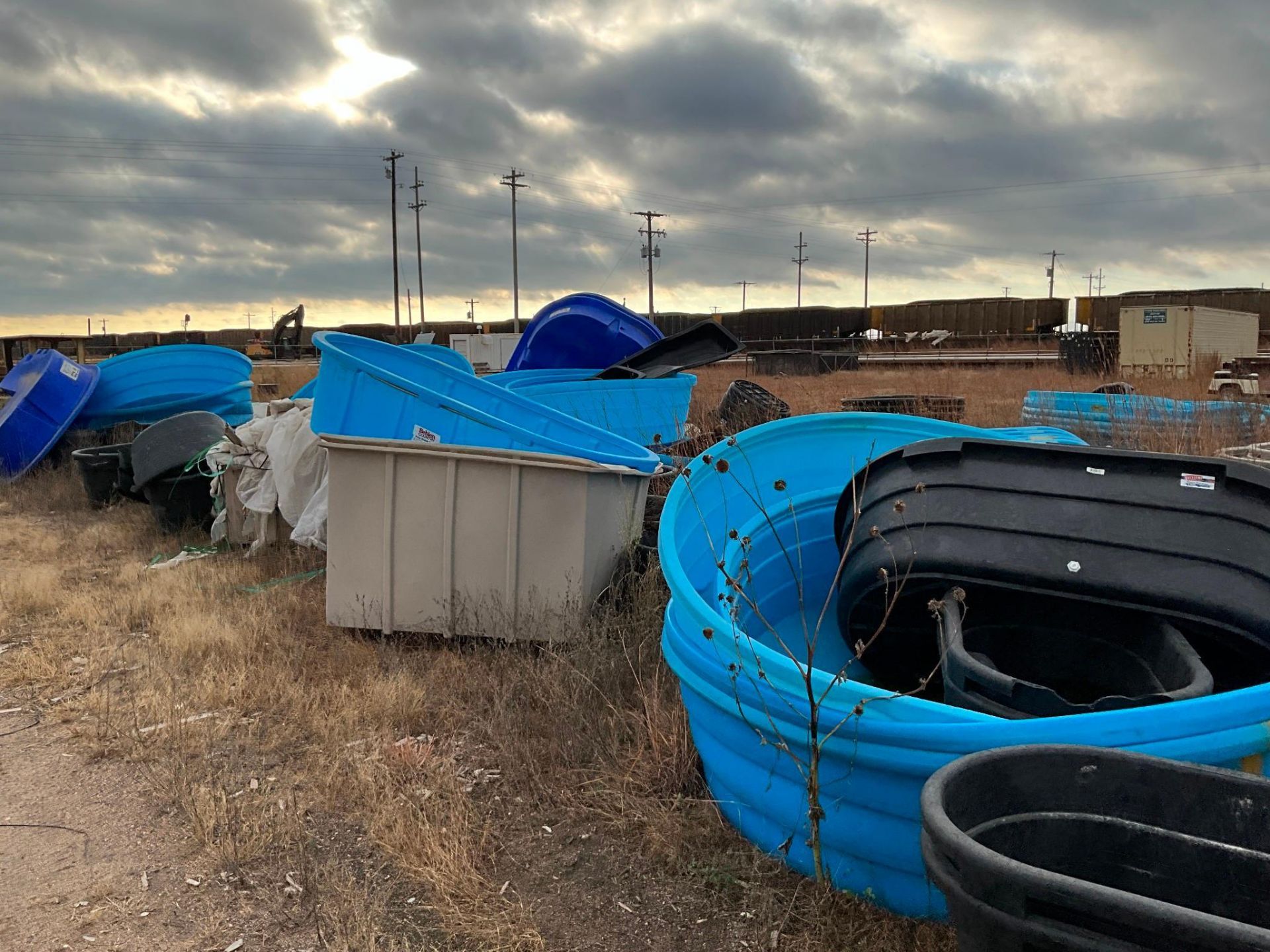 ASSORTED PLASTIC TUBS - Image 13 of 33