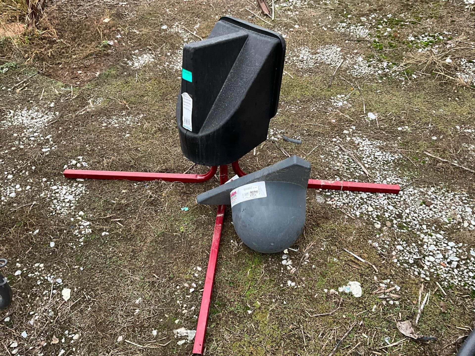 MINERAL WIND VANE FEEDER - Image 3 of 6