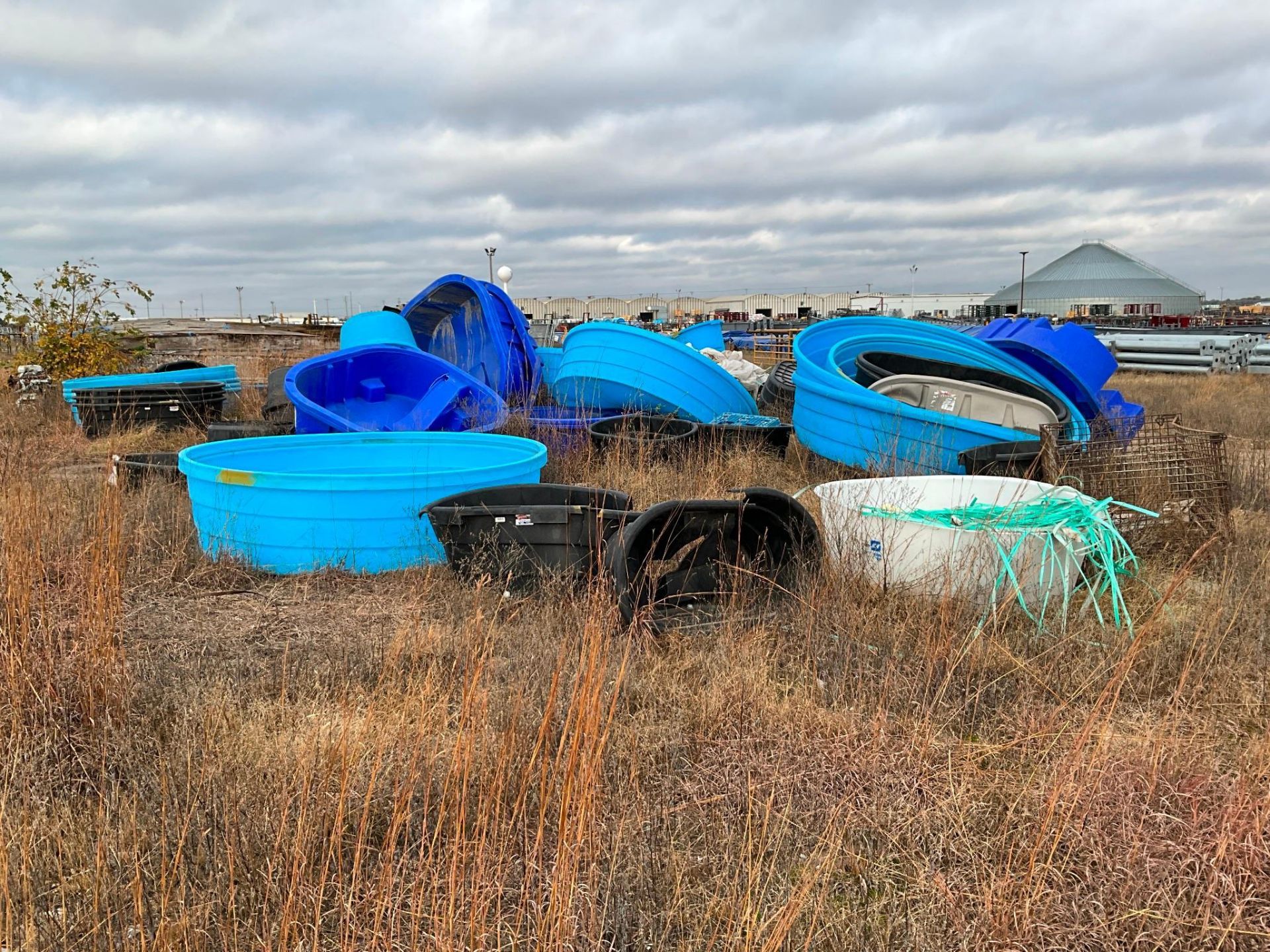 ASSORTED PLASTIC TUBS