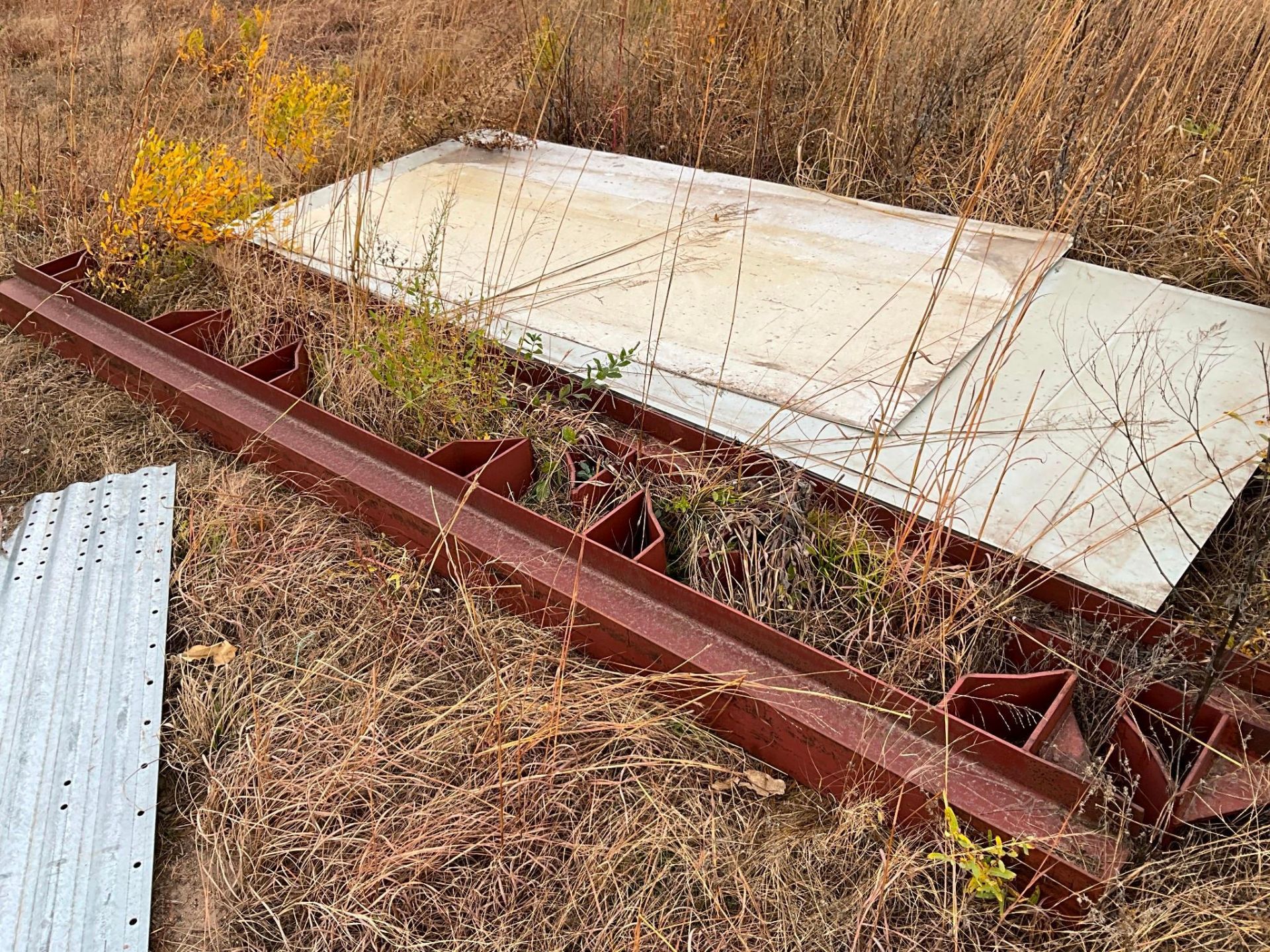 I-BEAMS, 2 BUNDLES, WITH CONVEYOR - Image 10 of 29