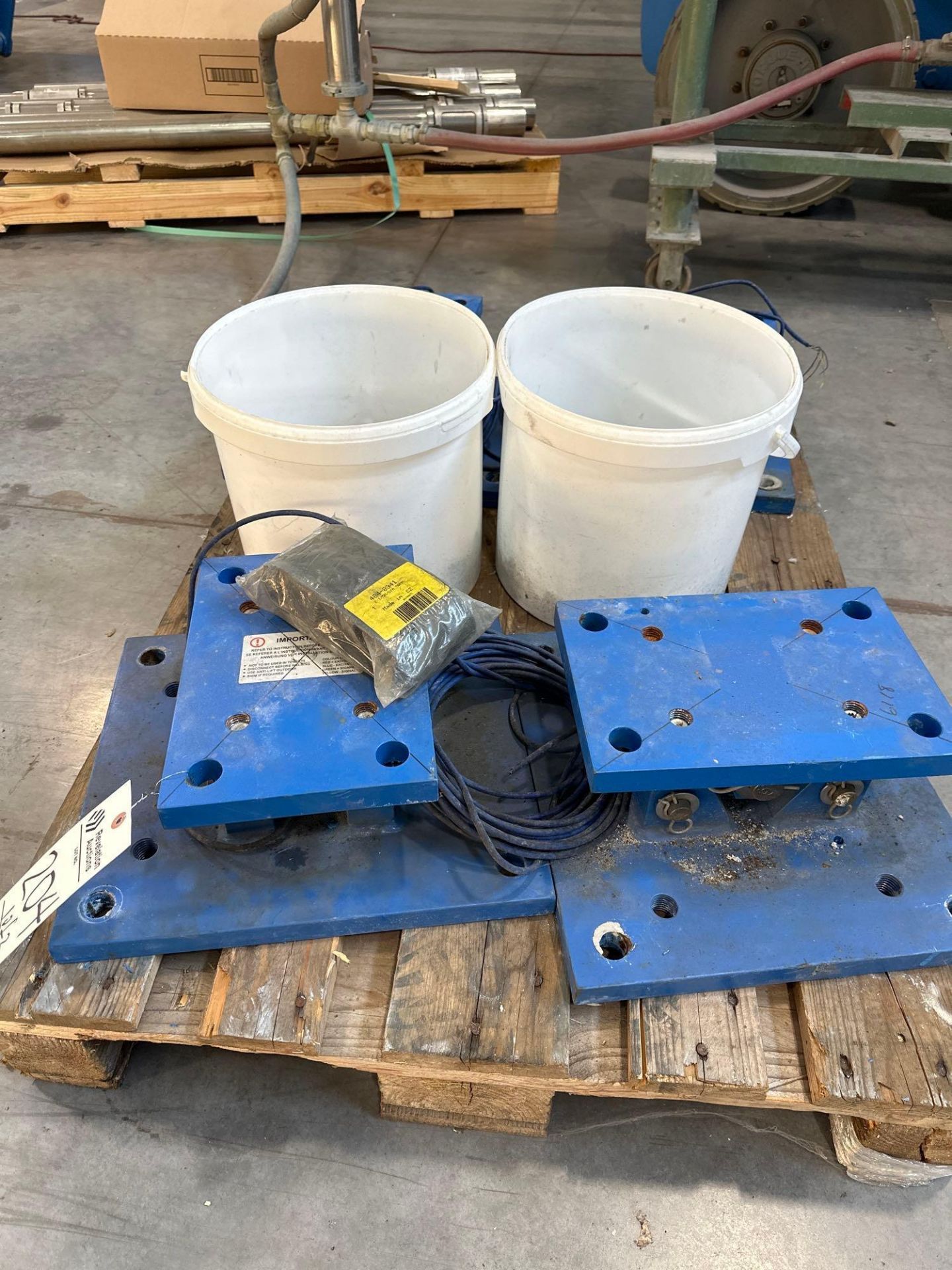 APPLIED WEIGHING INTERNATIONAL LTD. LOAD CELLS W/ CONTROLS - Image 2 of 8