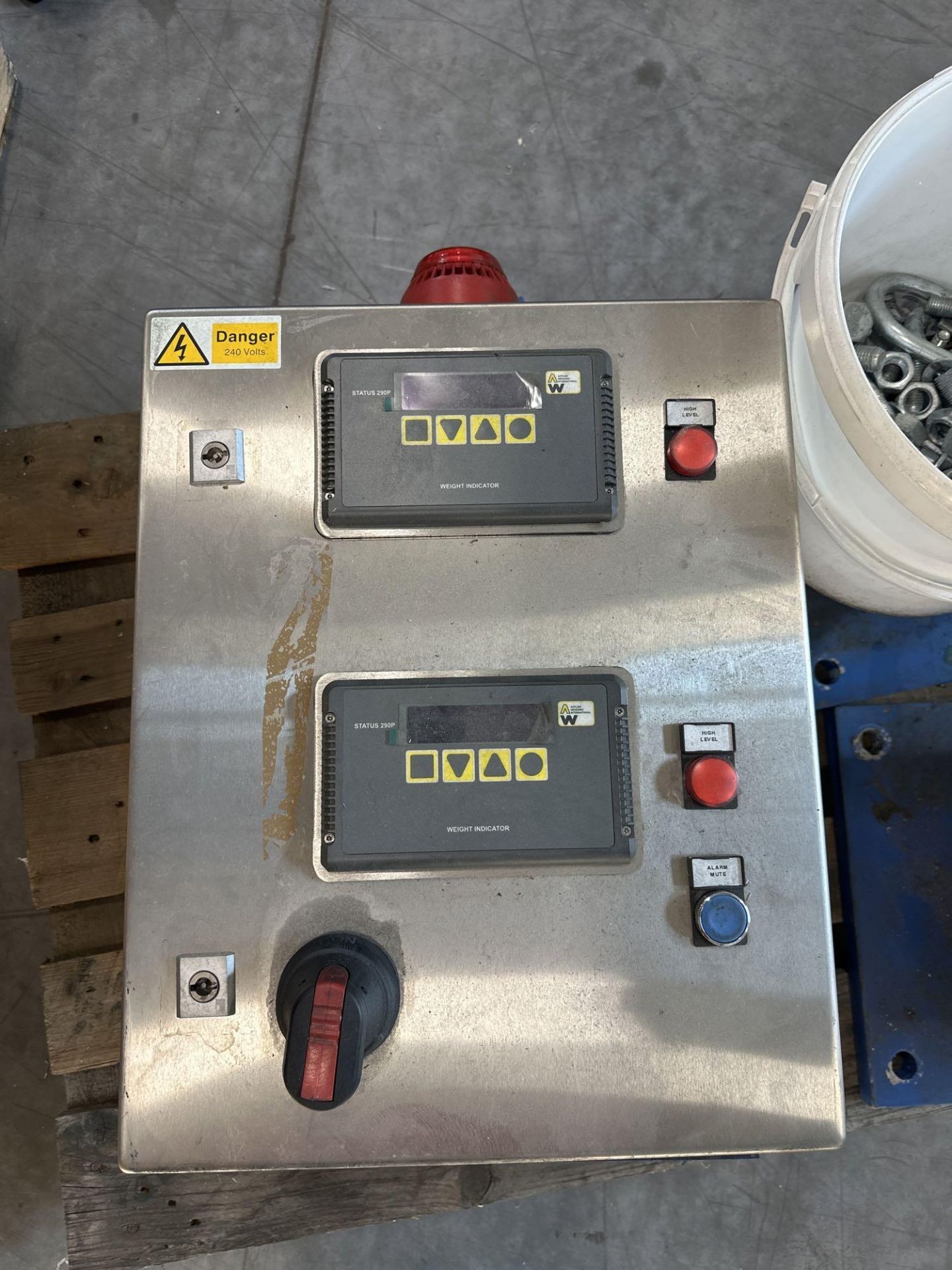 APPLIED WEIGHING INTERNATIONAL LTD. LOAD CELLS W/ CONTROLS - Image 7 of 8