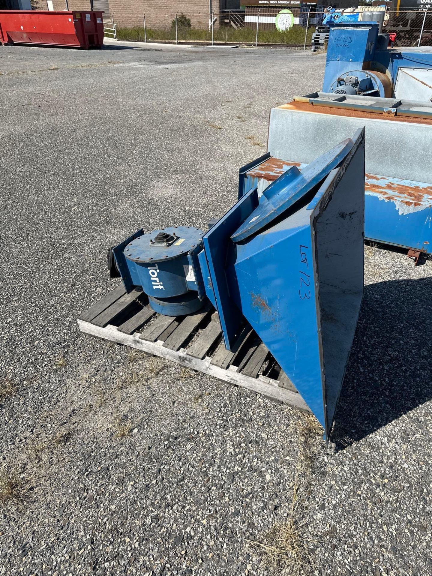 DONALDSON TORIT DUST COLLECTING SYSTEM - Image 12 of 14
