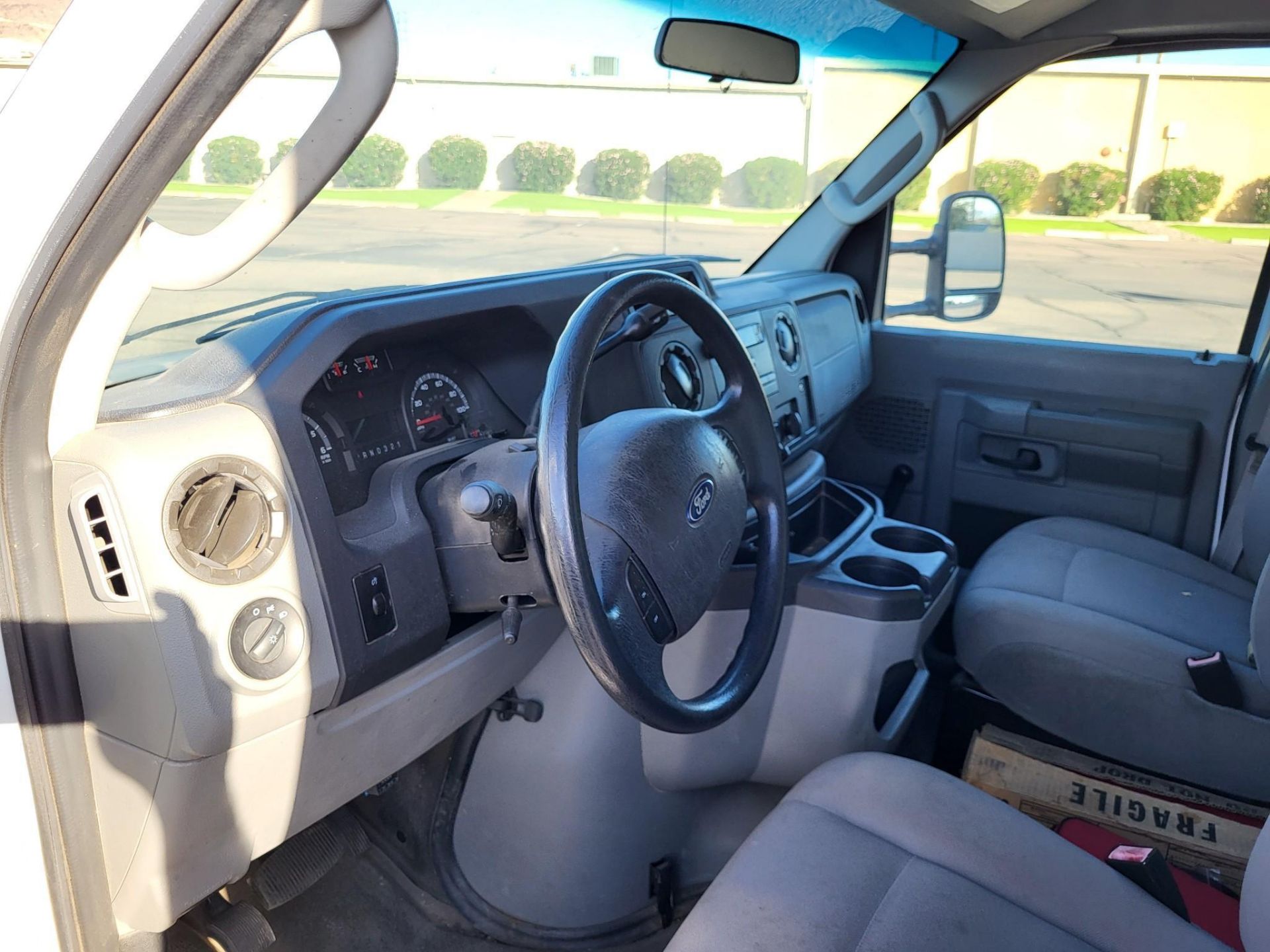 FORD E-350 SUPER DUTY BOX TRUCK, 2013 - UNDER 50K MILES - Image 7 of 22