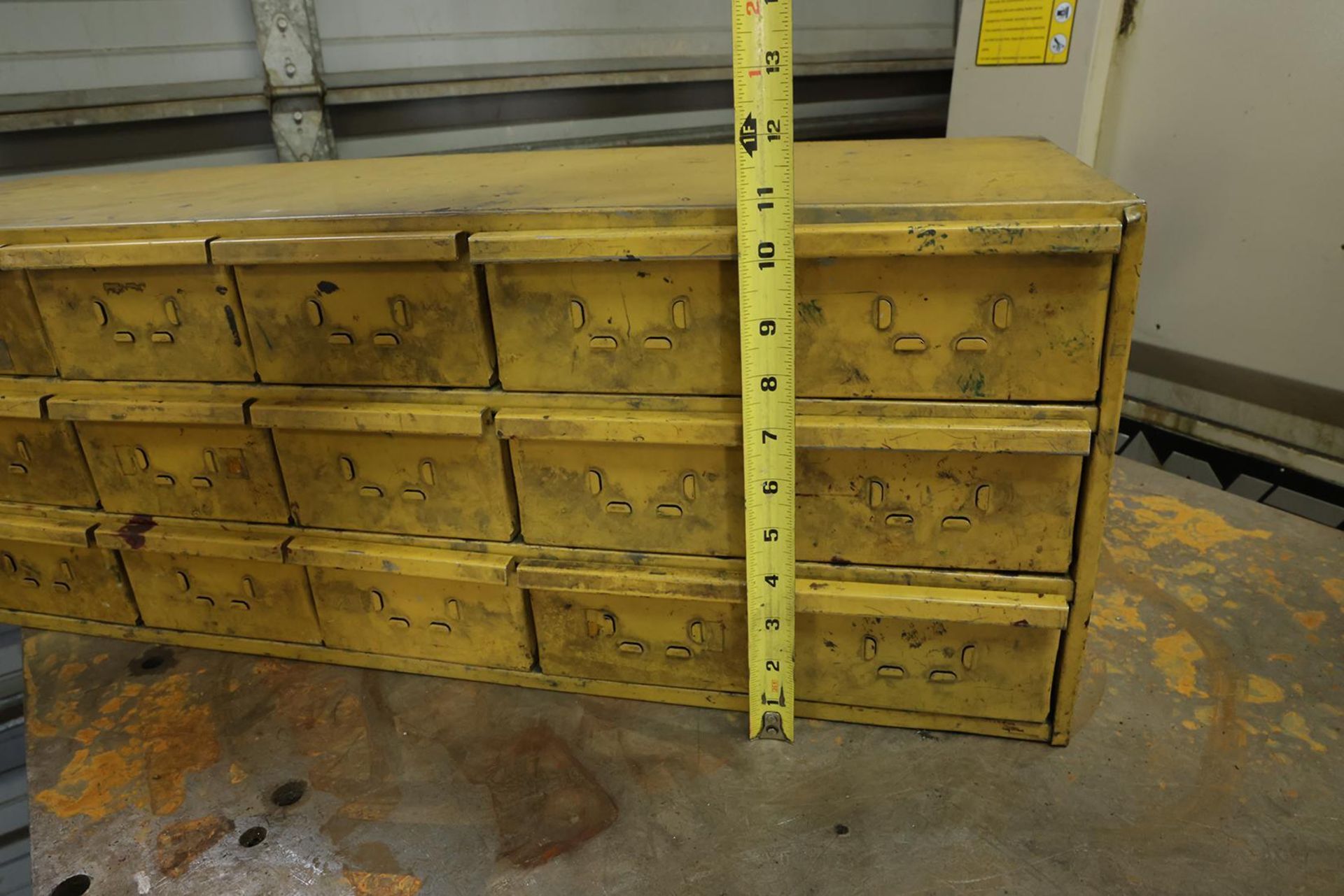 18 DRAWER HARDWARE CABINET WITH CONTENTS - Image 2 of 6