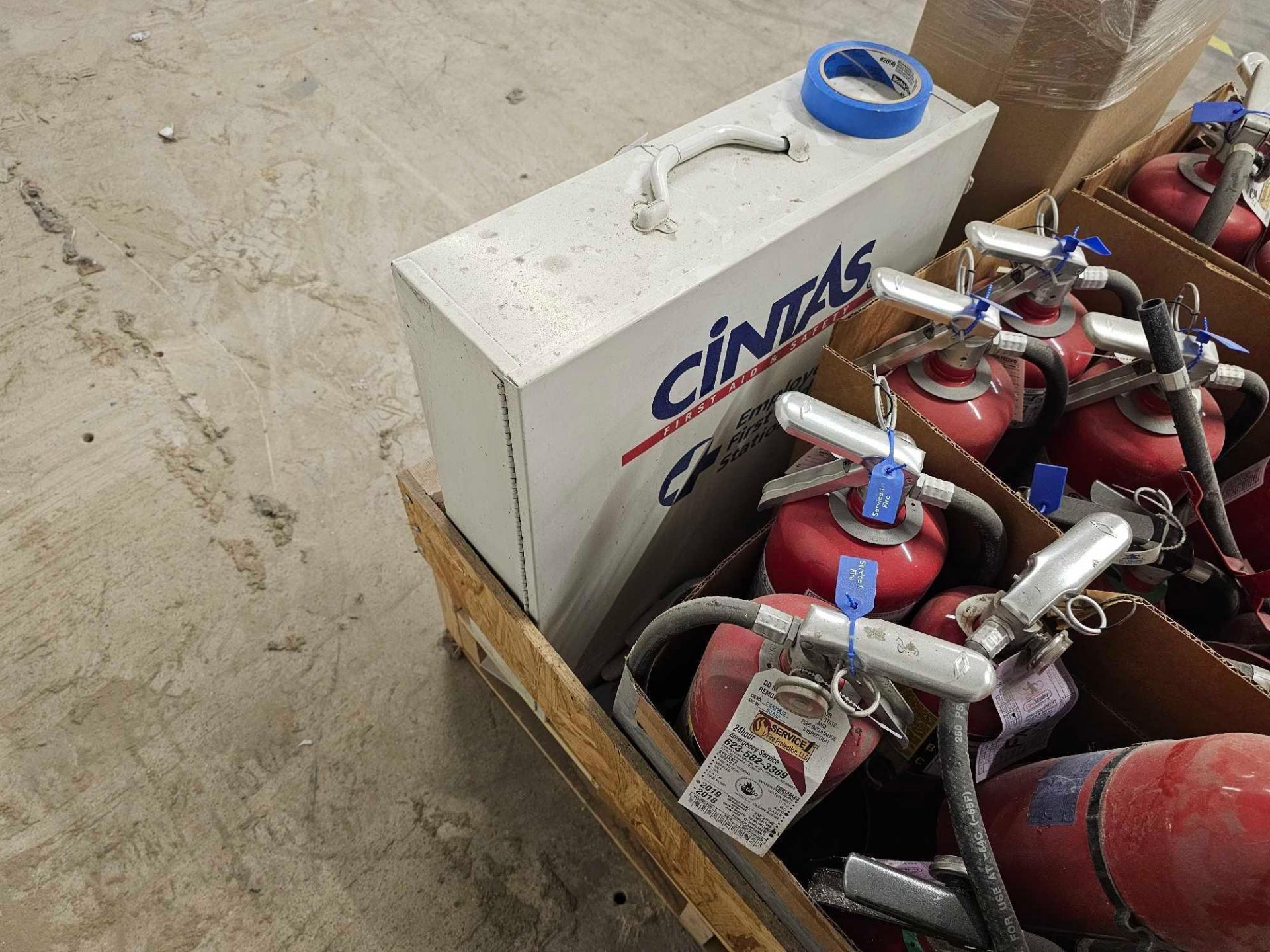 PALLET OF FIRE EXTINGUISHERS AND FIRST AID CABINET - Image 4 of 4