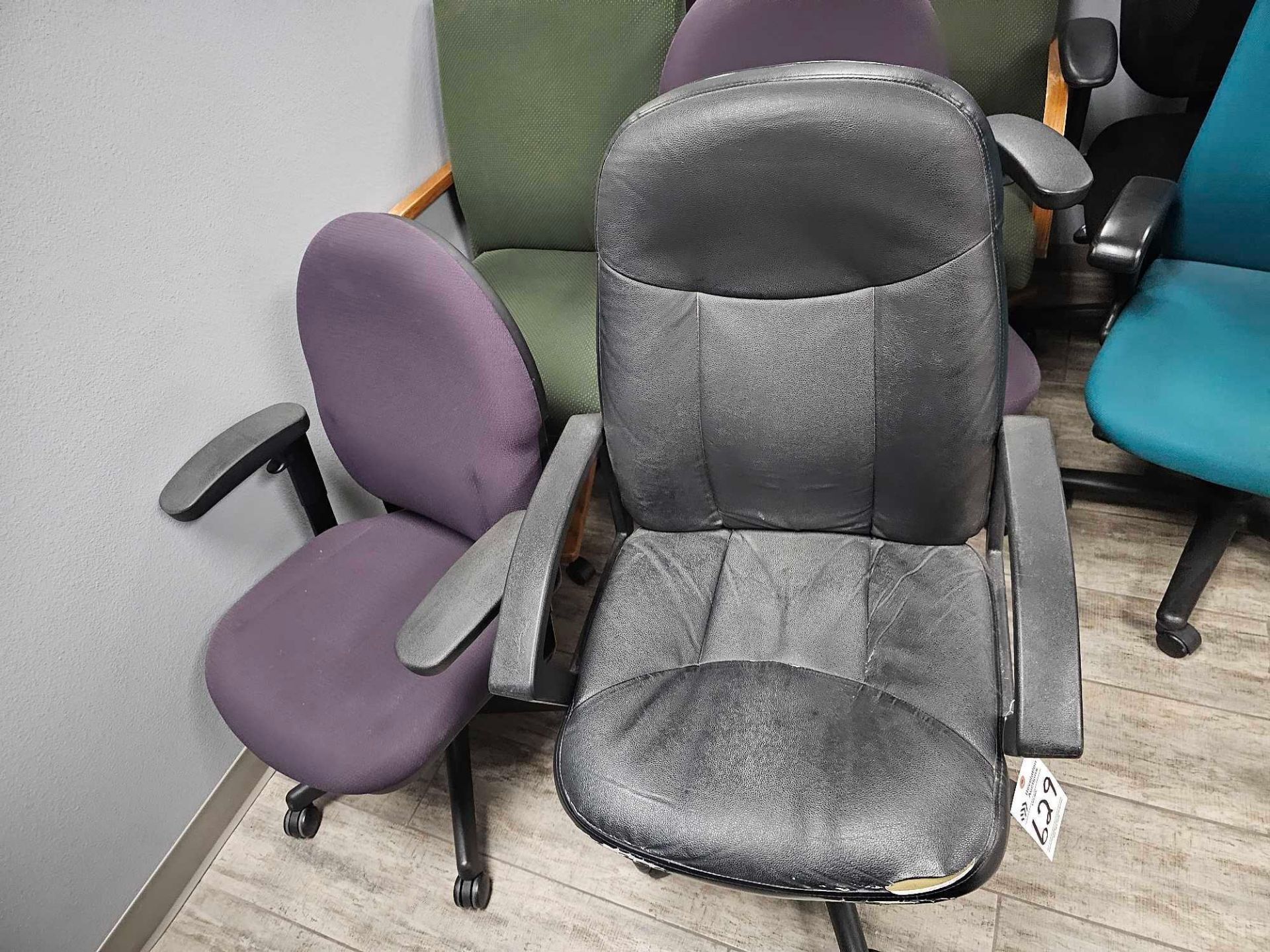 (8) OFFICE CHAIRS - Image 2 of 3
