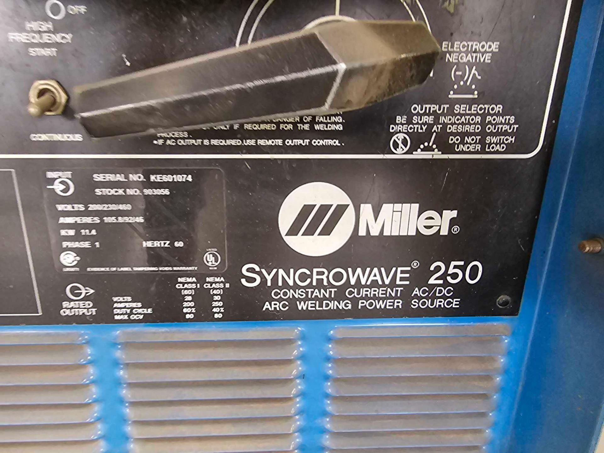 MILLER SYNCROWAVE 250 WELDER - Image 6 of 9