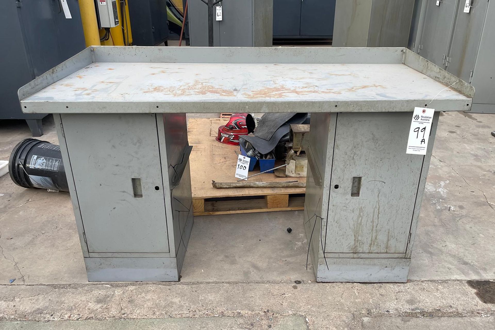 STEEL WORKBENCH WITH CABINETS