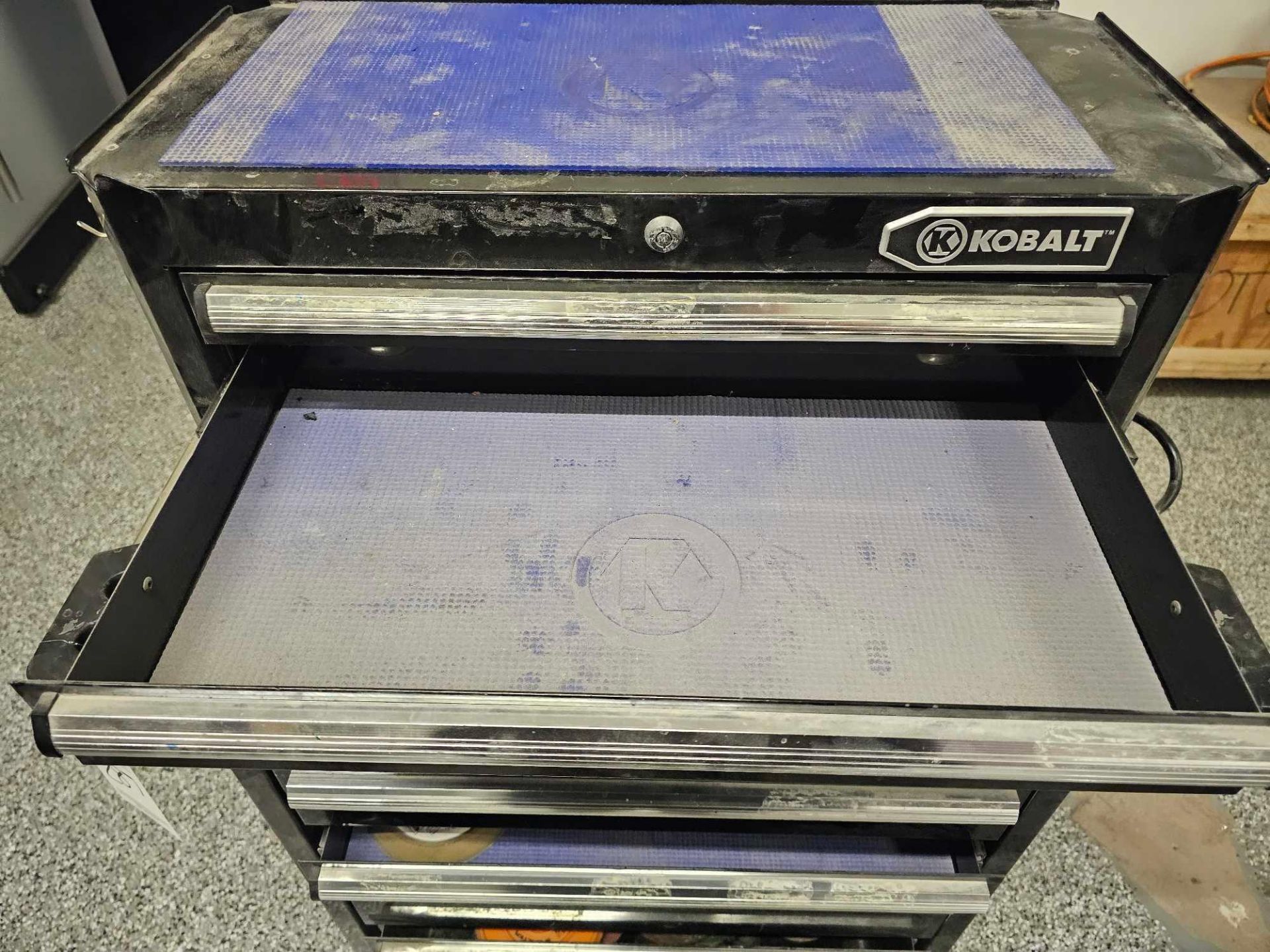 KOBALT ROLLING TOOLBOX WITH CONTENTS - Image 7 of 13