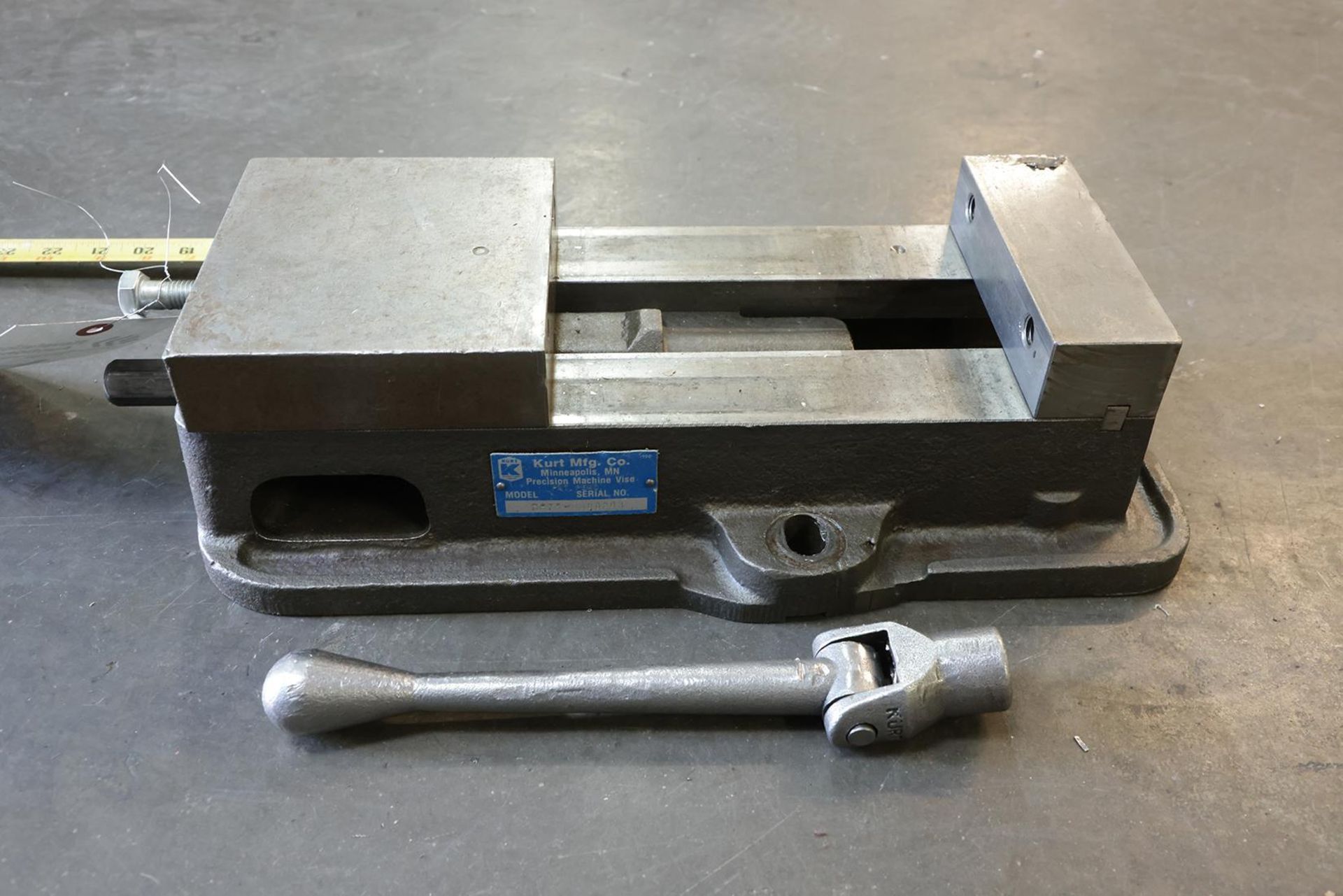 KURT 6” VISE