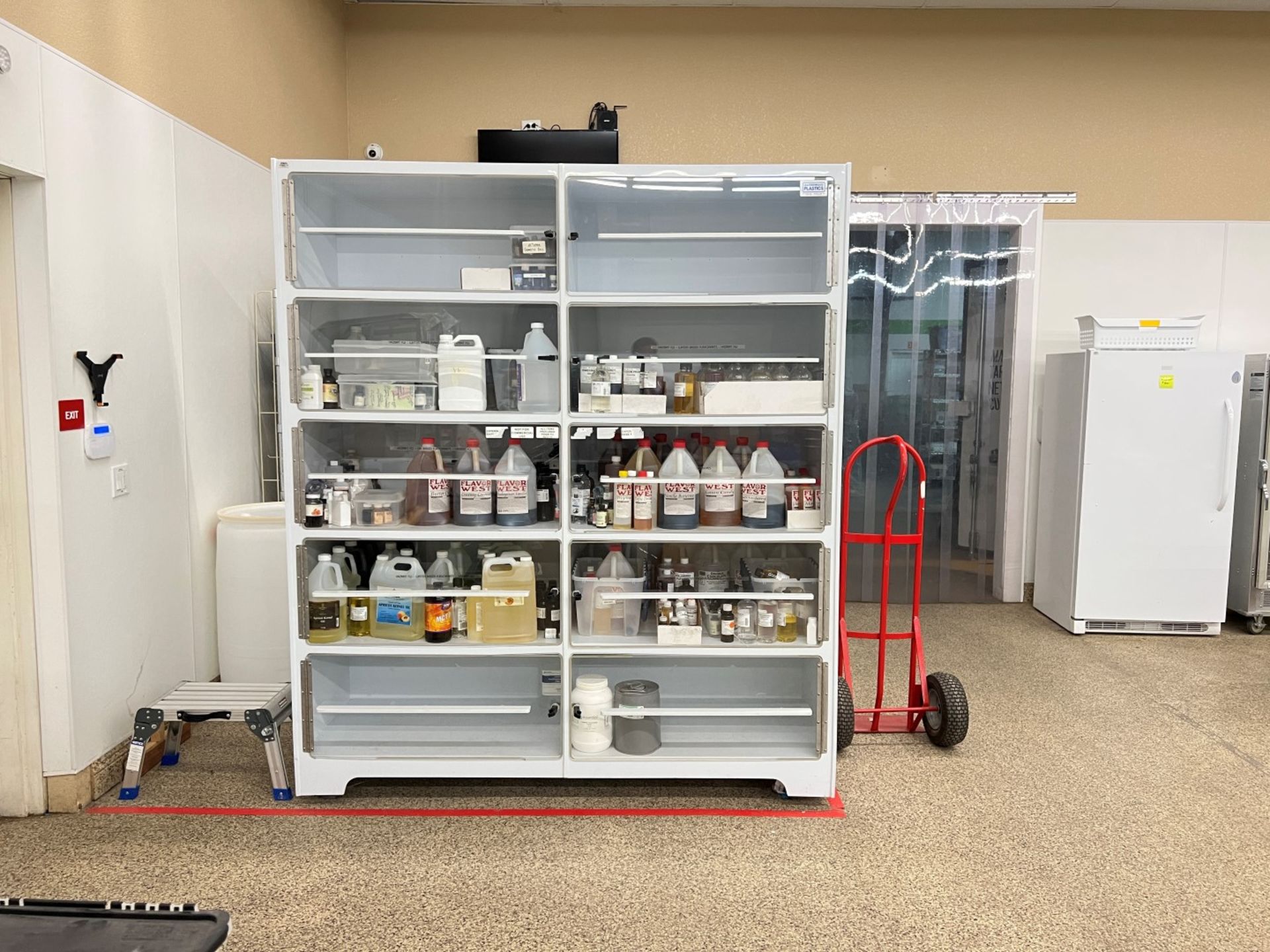 Nitrogen Cabinet - Image 2 of 3