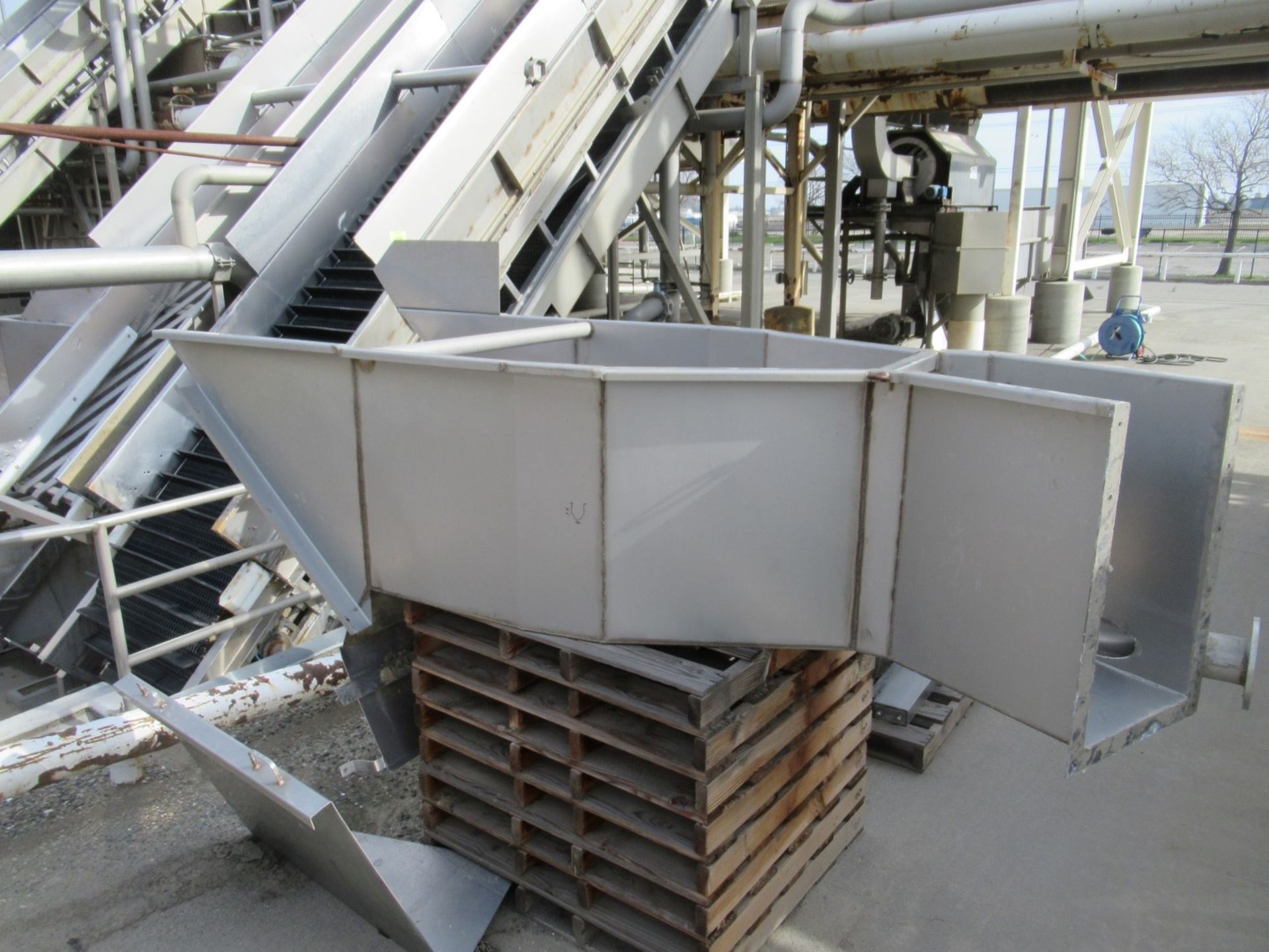 Elevating Dewatering Conveyor - Image 2 of 3