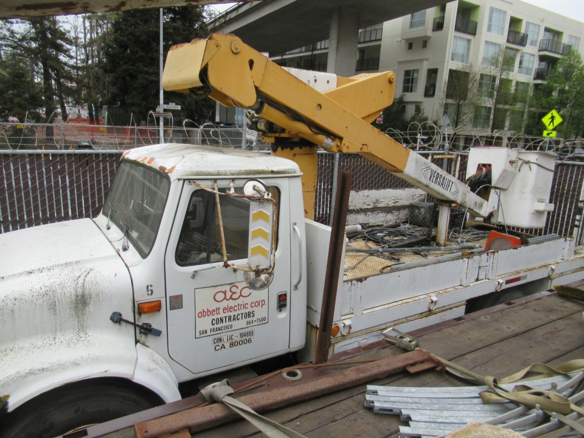 Bucket Truck - Image 4 of 5