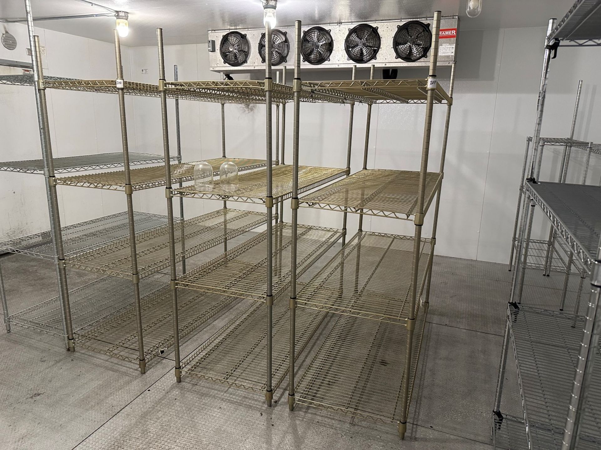 [LOT] of (2) Metro racks, 3-tiers,