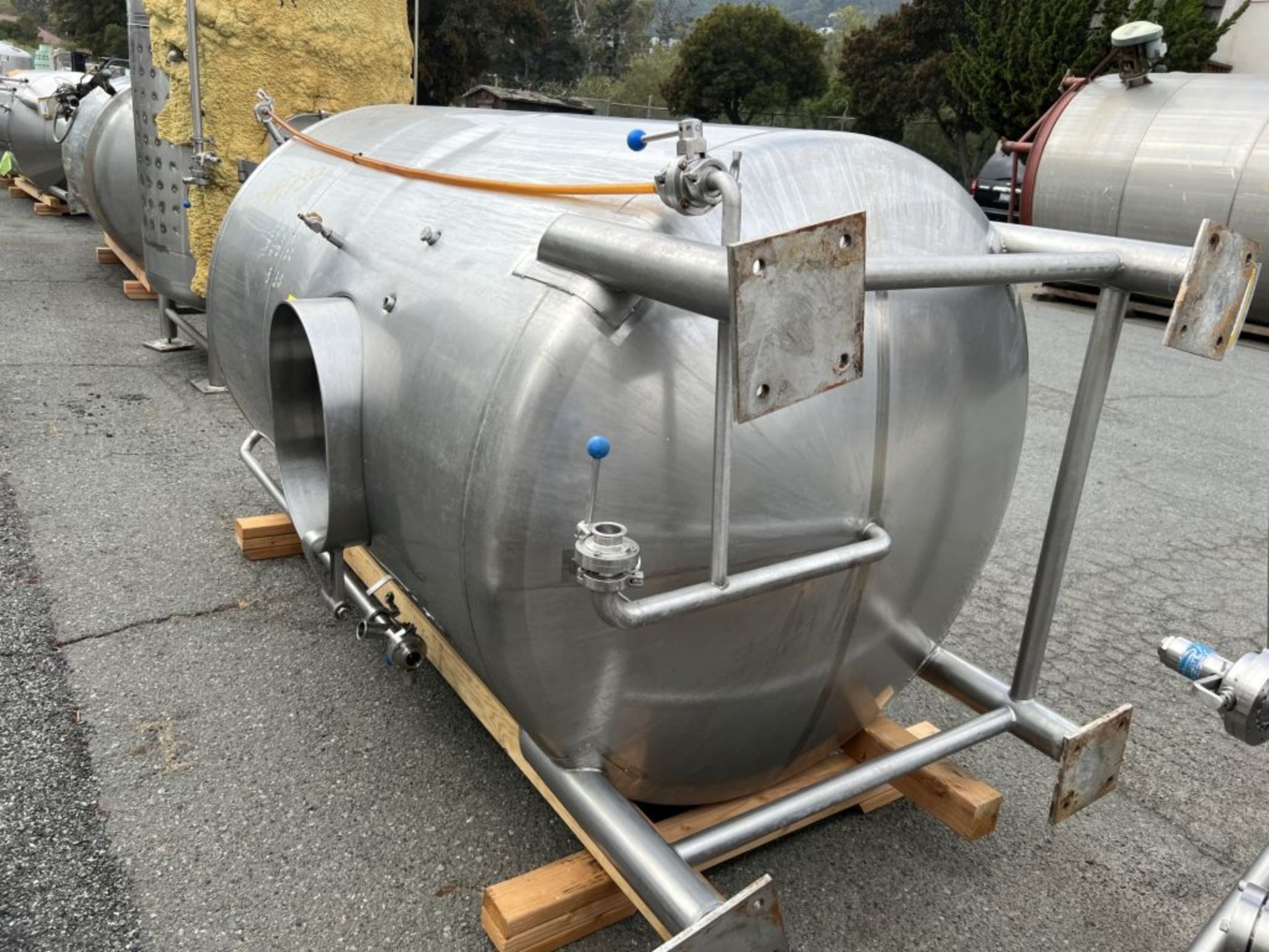 Brite Tank - Image 4 of 9