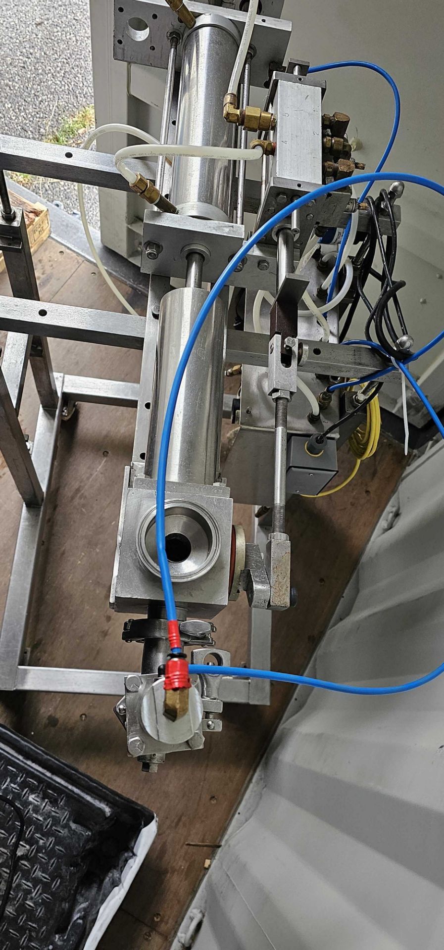 Rotary Cup Filler with Pump - Image 10 of 11