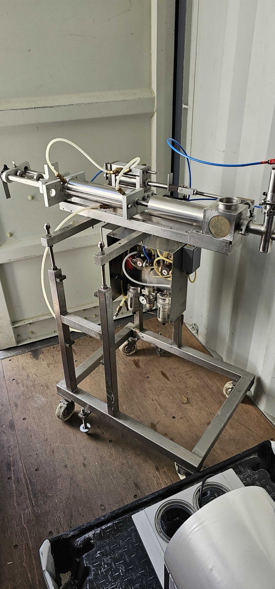 Rotary Cup Filler with Pump - Image 9 of 11