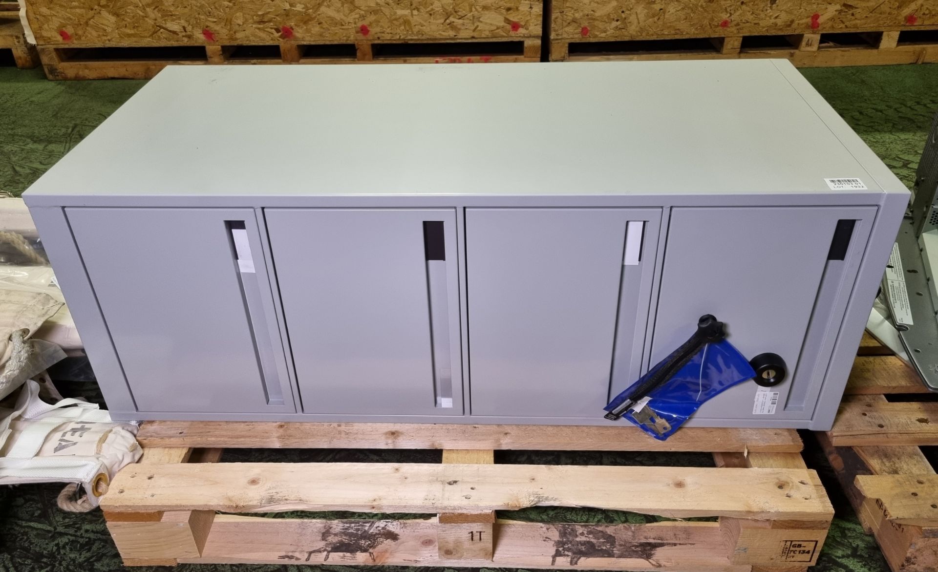 Light grey 4-drawer metal file cabinet - L47xW66xH132cm