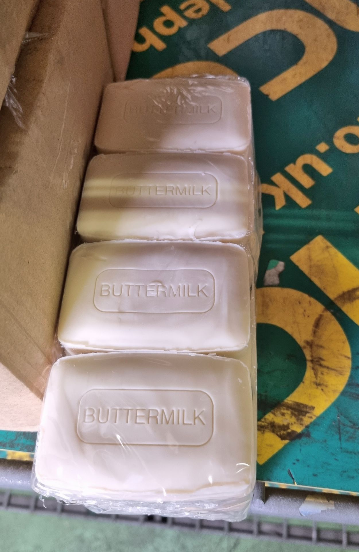 8x boxes of Buttermilk soap bar 70g - 72 units per box - Bild 2 aus 2