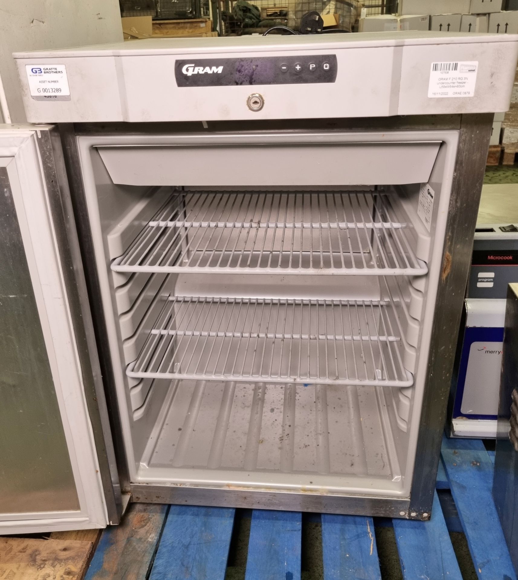 GRAM F 210 RG 3N undercounter freezer - L59xW64xH83cm - Image 3 of 4